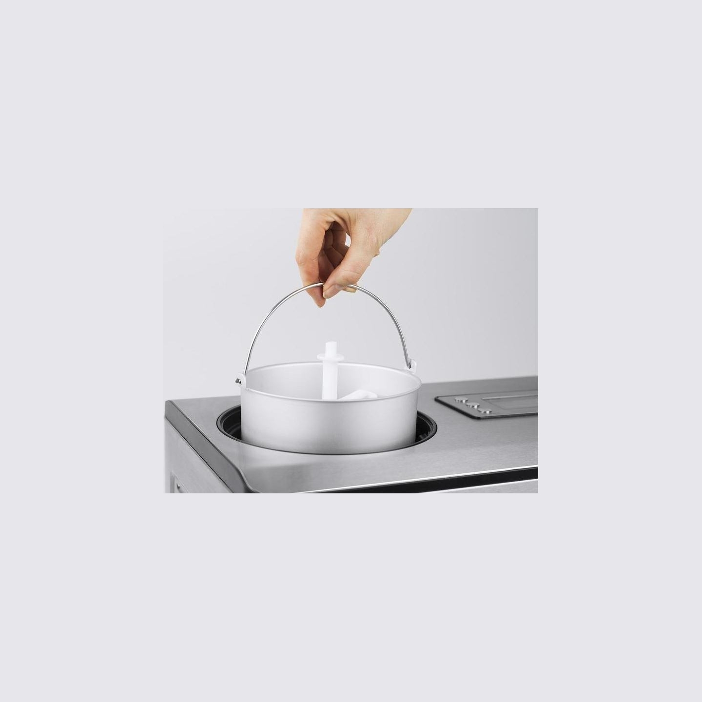 Caso | Ice Cream and Yogurt Maker | IceCreamer | Power 180 W | Capacity 2 L | Stainless steel