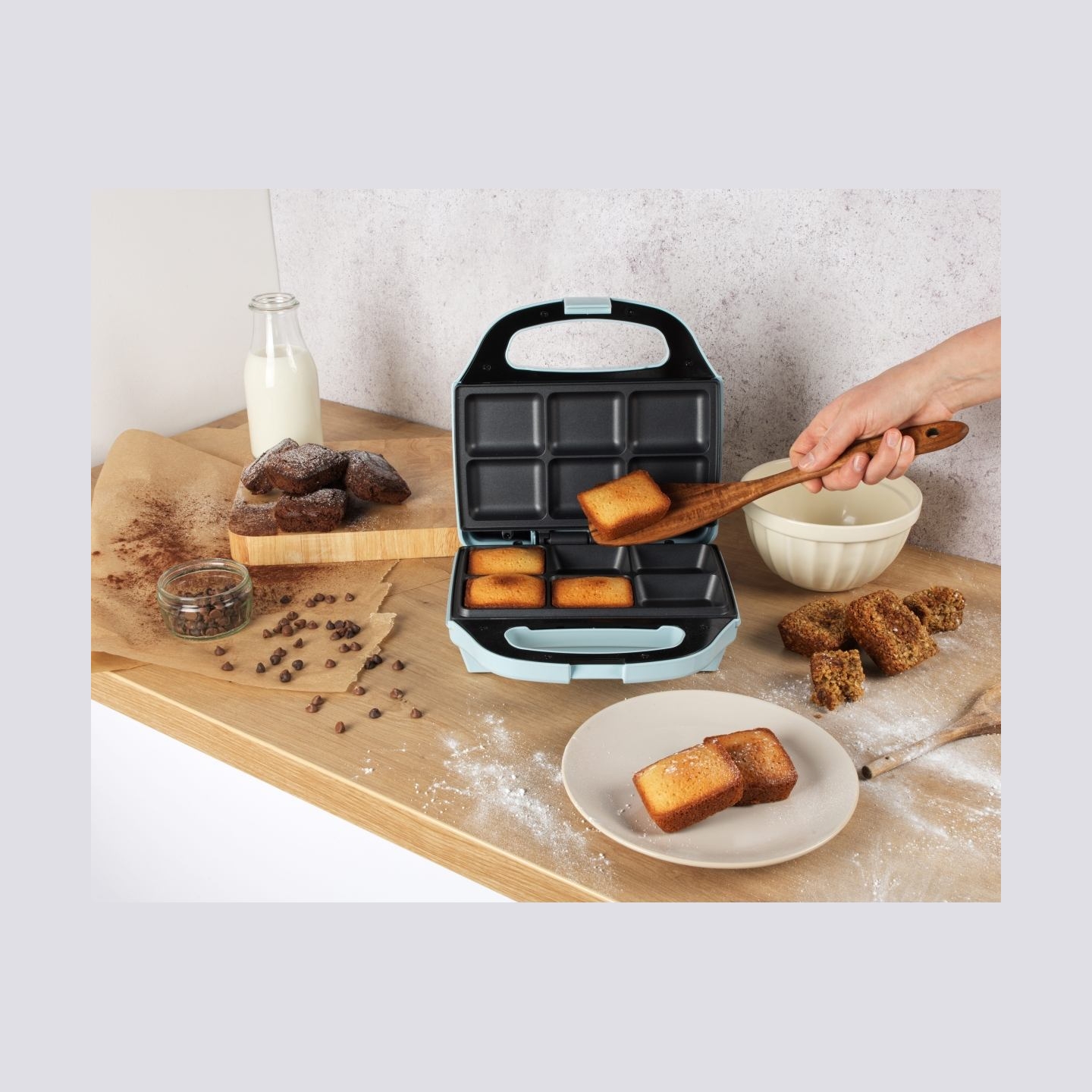 Giles & Posner EK5921GSBLVDE Cake Maker