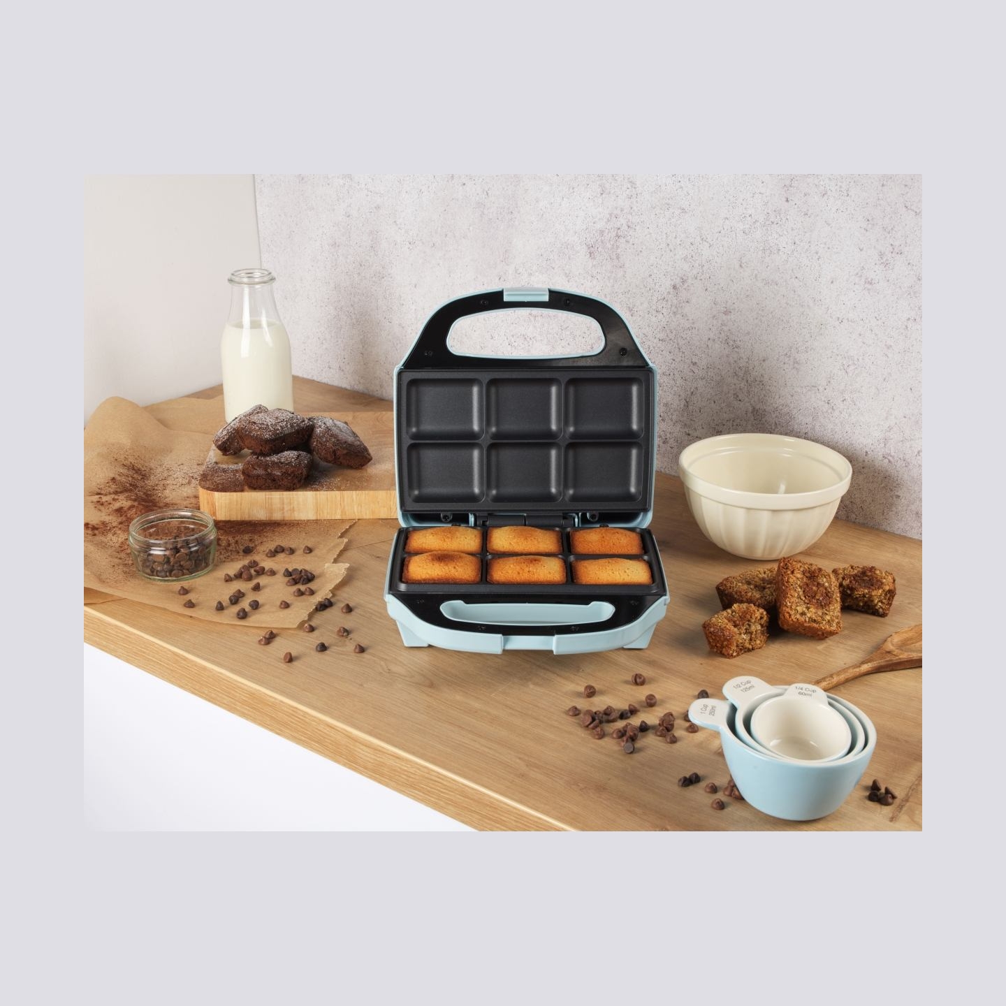 Giles & Posner EK5921GSBLVDE Cake Maker