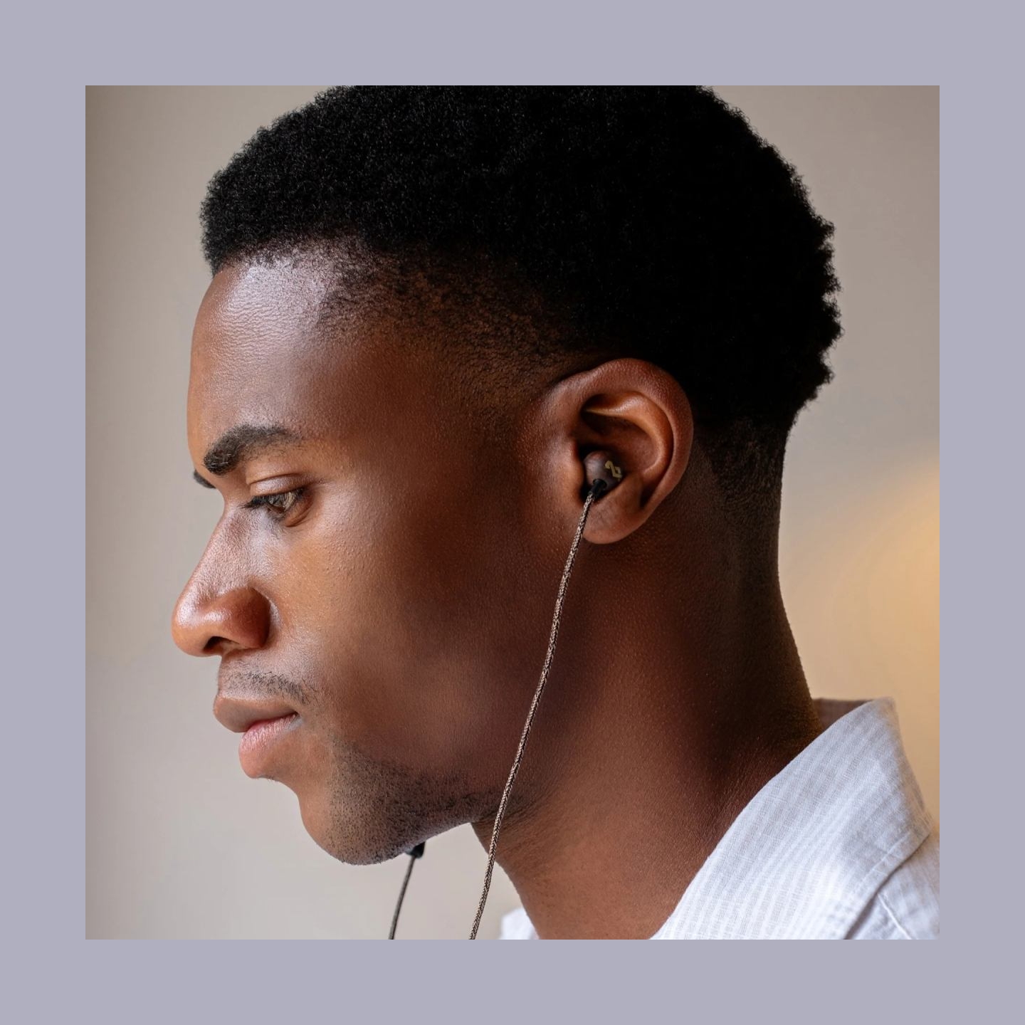 Marley Wired Earbuds | Smile Jamaica | Built-in microphone | USB Type-C | Brass