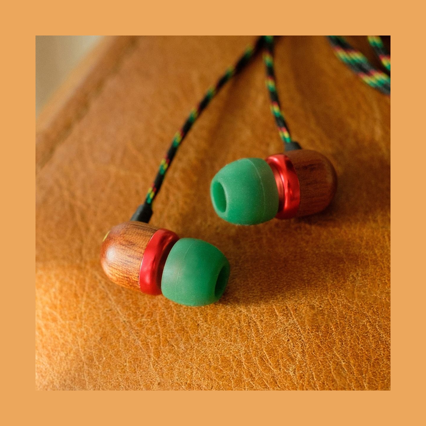 Marley Wired Earbuds | Smile Jamaica | Built-in microphone | USB Type-C | Rasta