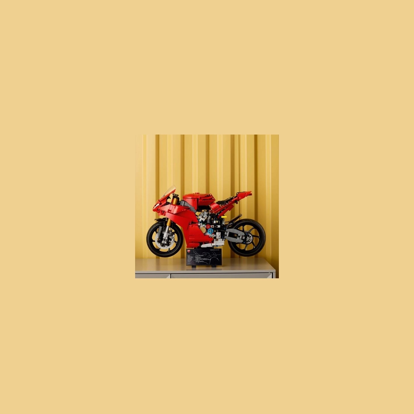Lego Technic 42202 Ducati Panigale V4 S Motorcycle