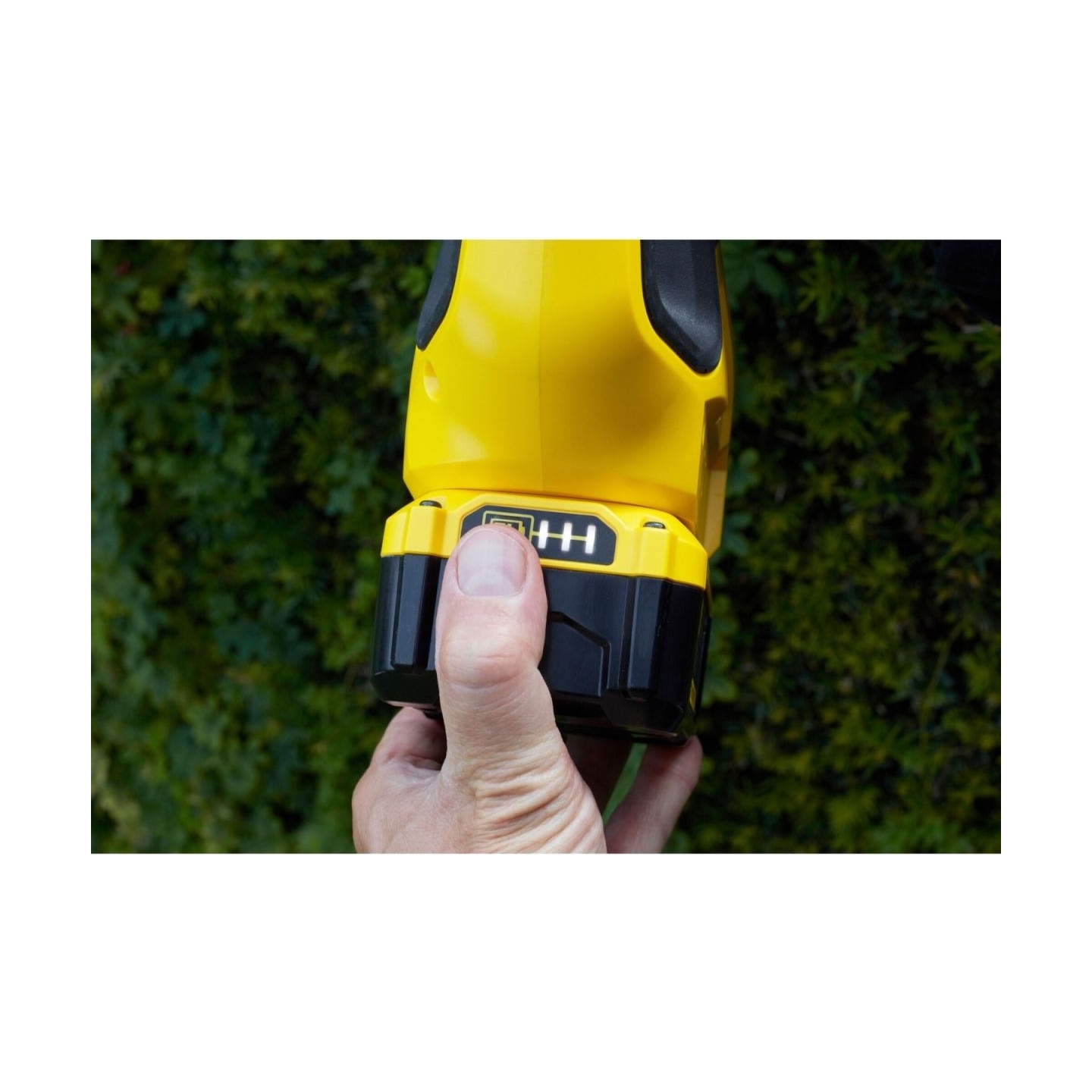 Stanley Telescopic hedge trimmer SFMCPH845B-XJ (without battery and charger)