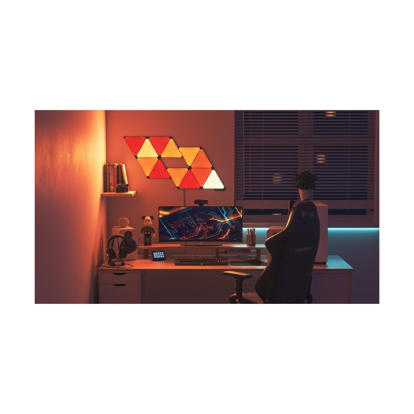 Nanoleaf | Shapes Black Triangles Expansion Pack (3 panels) | 42 W | WiFi