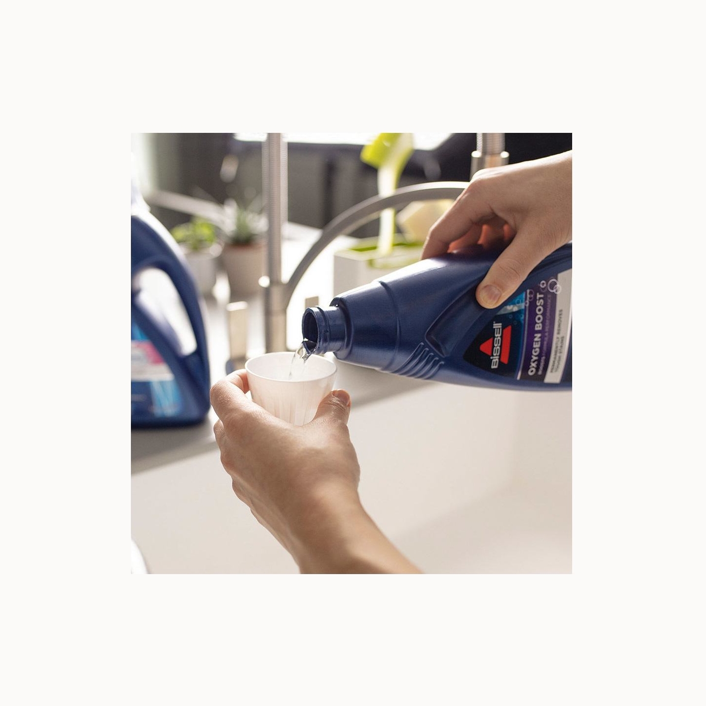 Bissell | Spot Cleaner | SpotClean Pro | Corded operating | Washing function | 750 W | Red/Titanium | 24 month(s)