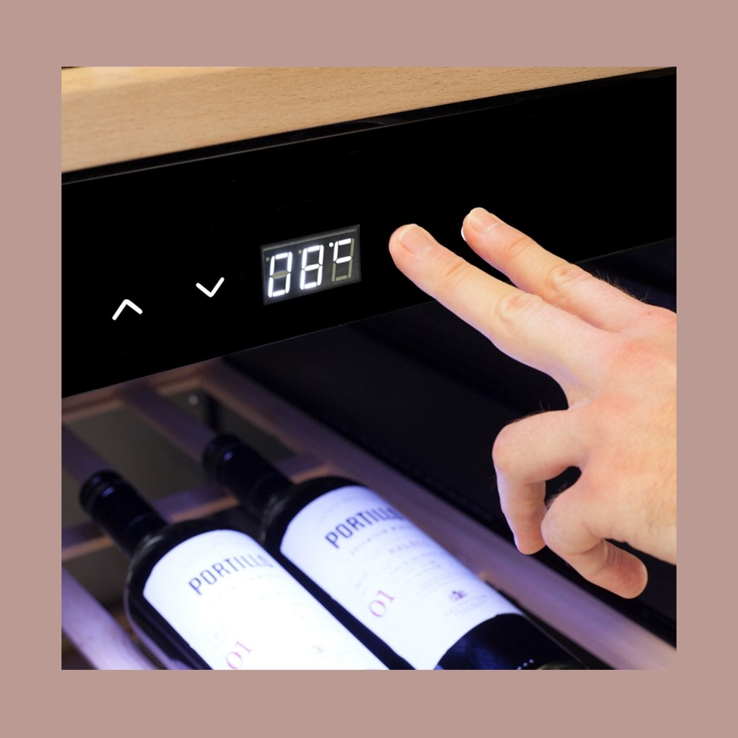Caso | Smart Wine Cooler | WineExclusive 126 | Energy efficiency class G | Showcase | Free standing | Bottles capacity 126 bottl