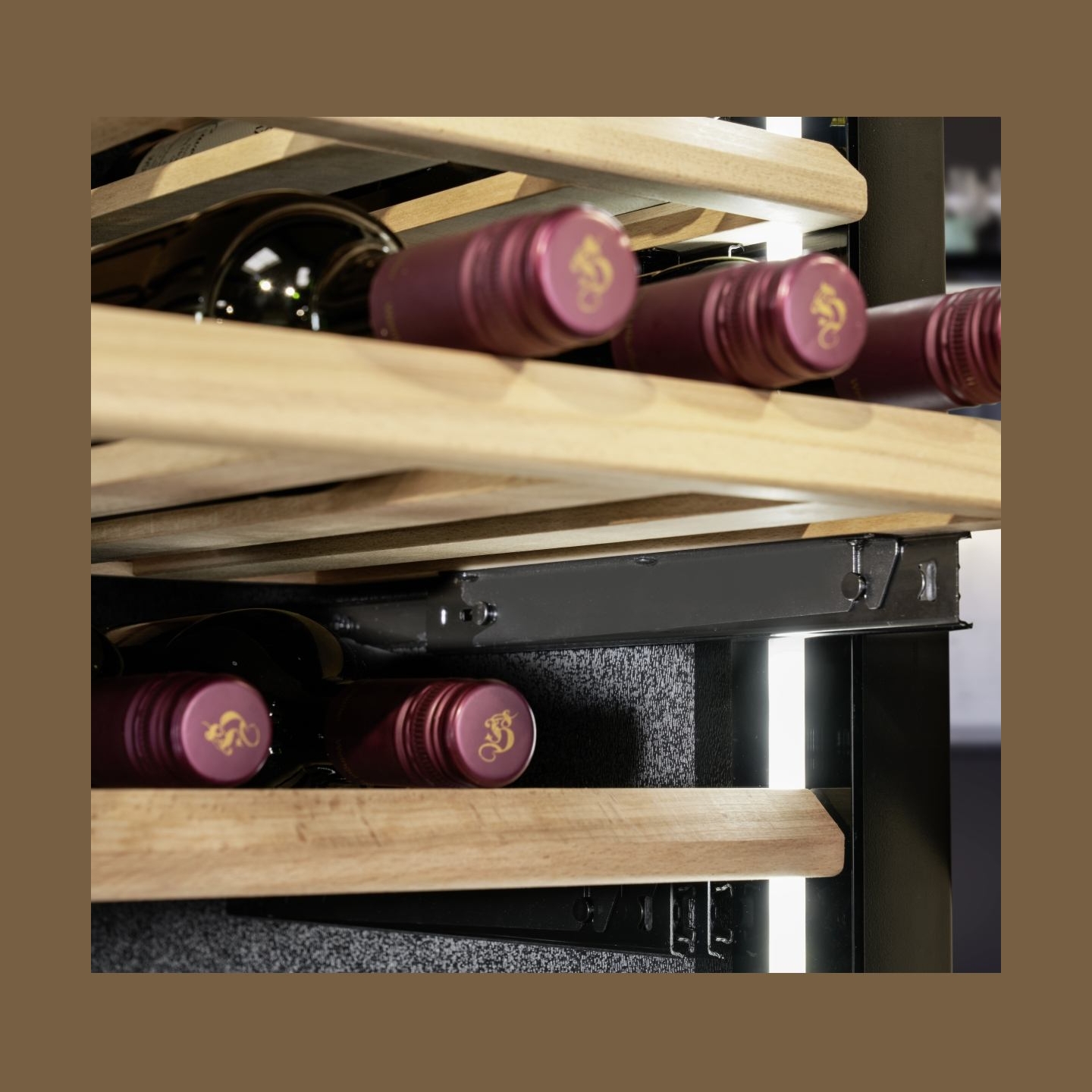 Caso | Wine Cooler | WineDeluxe WD 41 | Energy efficiency class F | Built-in | Bottles capacity 41 | Black
