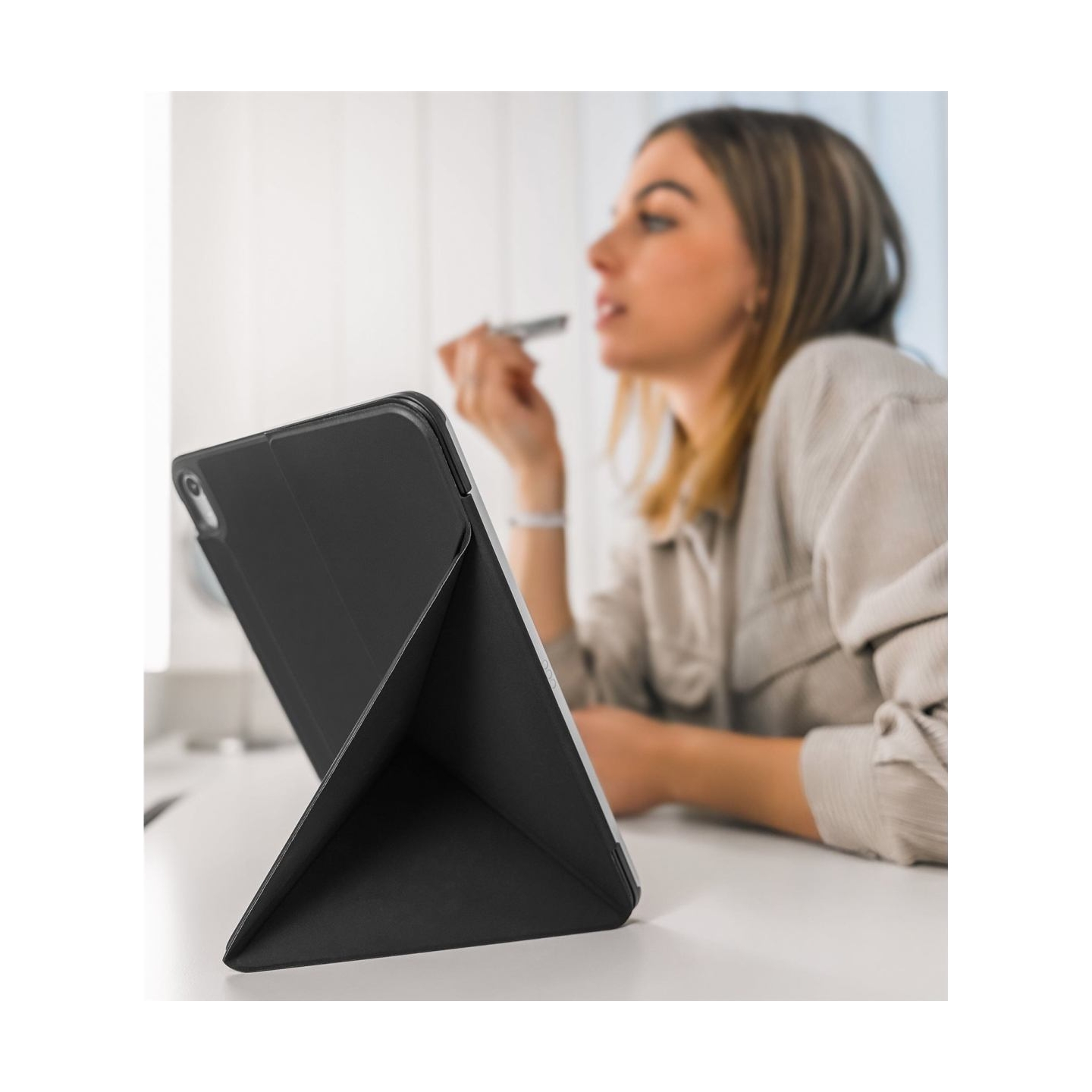 Fixed Trinity Case for Apple iPad Pro 11" (2018-2022)/iPad Air (2020-2026), black | Fixed