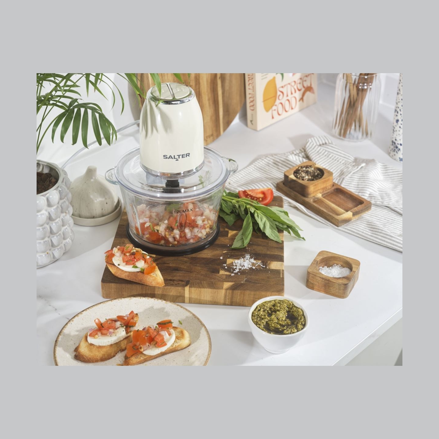 Salter EK6686CRMVDE Retro Food Chopper