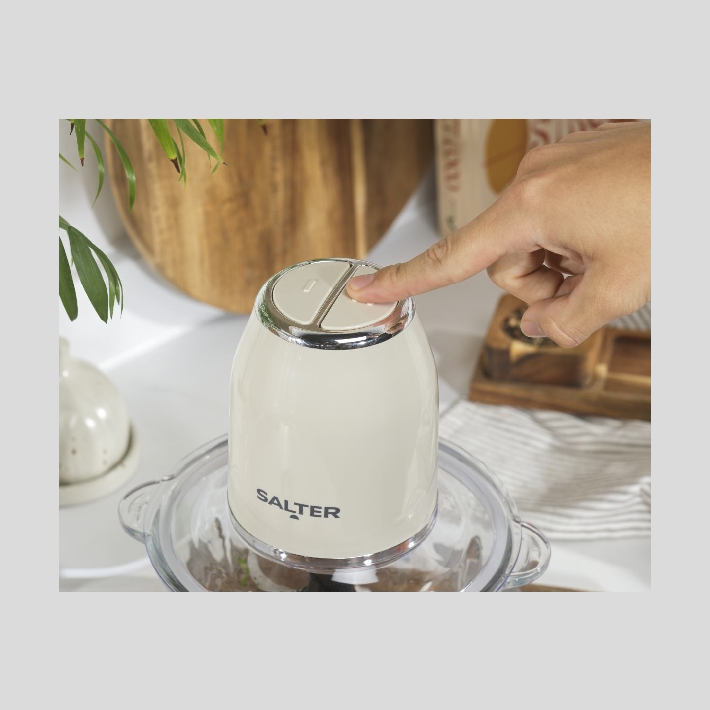 Salter EK6686CRMVDE Retro Food Chopper