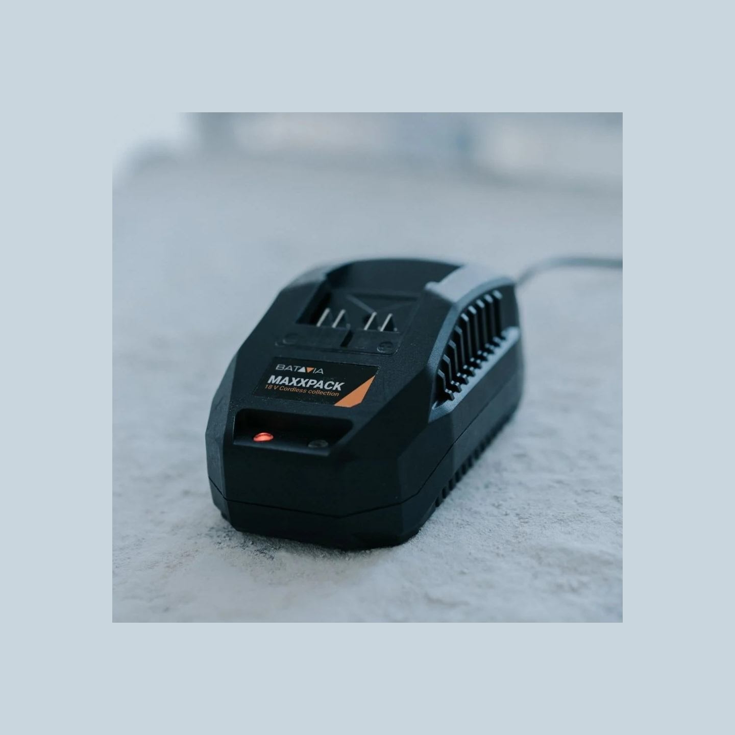 Batavia B.v. | 18V 2.4A Charger