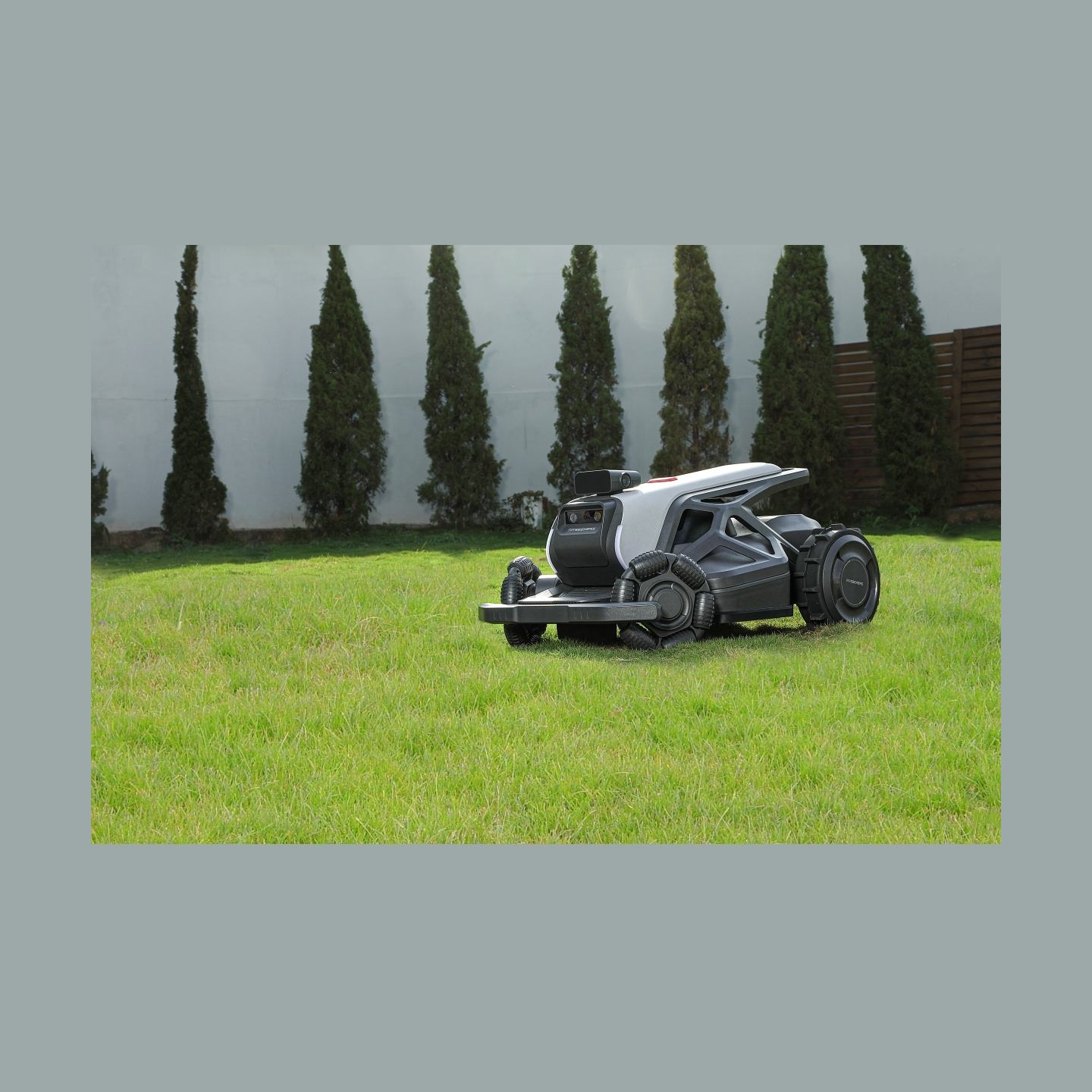 Airseekers Limited | Tron 300° AI Vision Mulching Mower, 2400m², Ai Vision + NRTK | 15 Ah