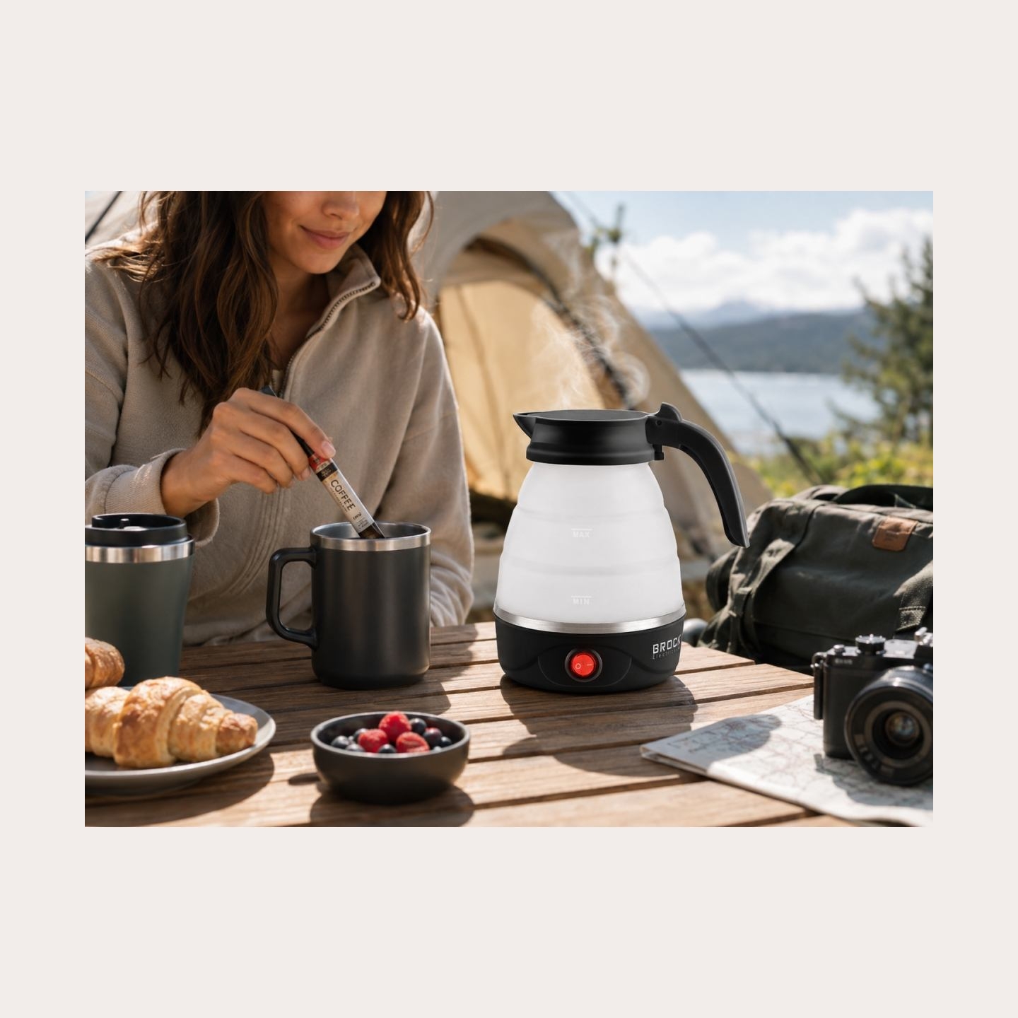 Brock WK 0904 BK Foldable Travel Kettle 0,5L 500W, Black/White