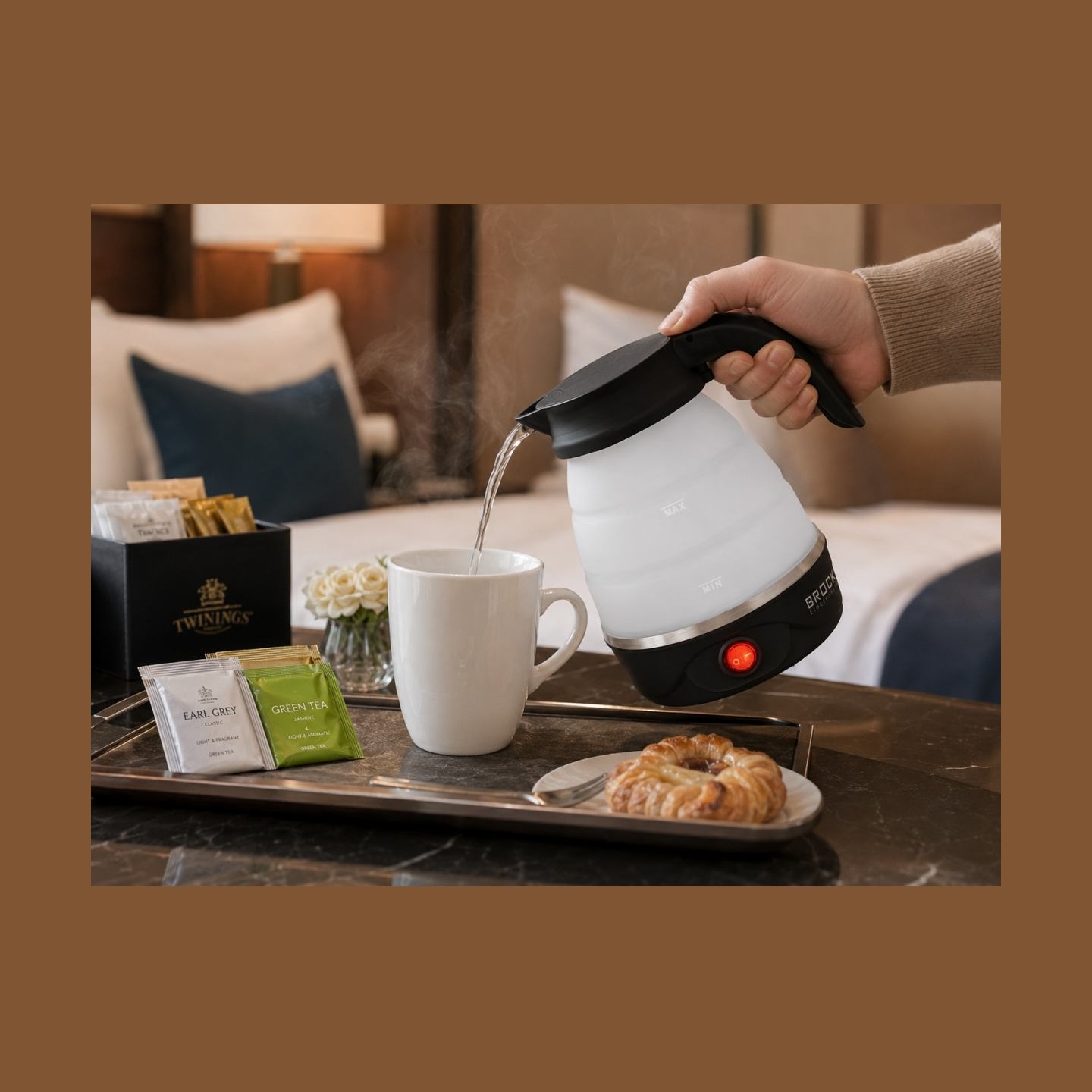 Brock WK 0904 BK Foldable Travel Kettle 0,5L 500W, Black/White