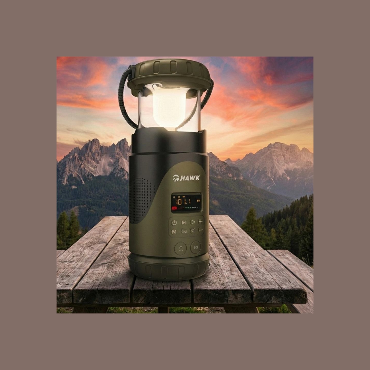 Hawk HWRDI430GN Radio Solar Dynamo With Flashlight