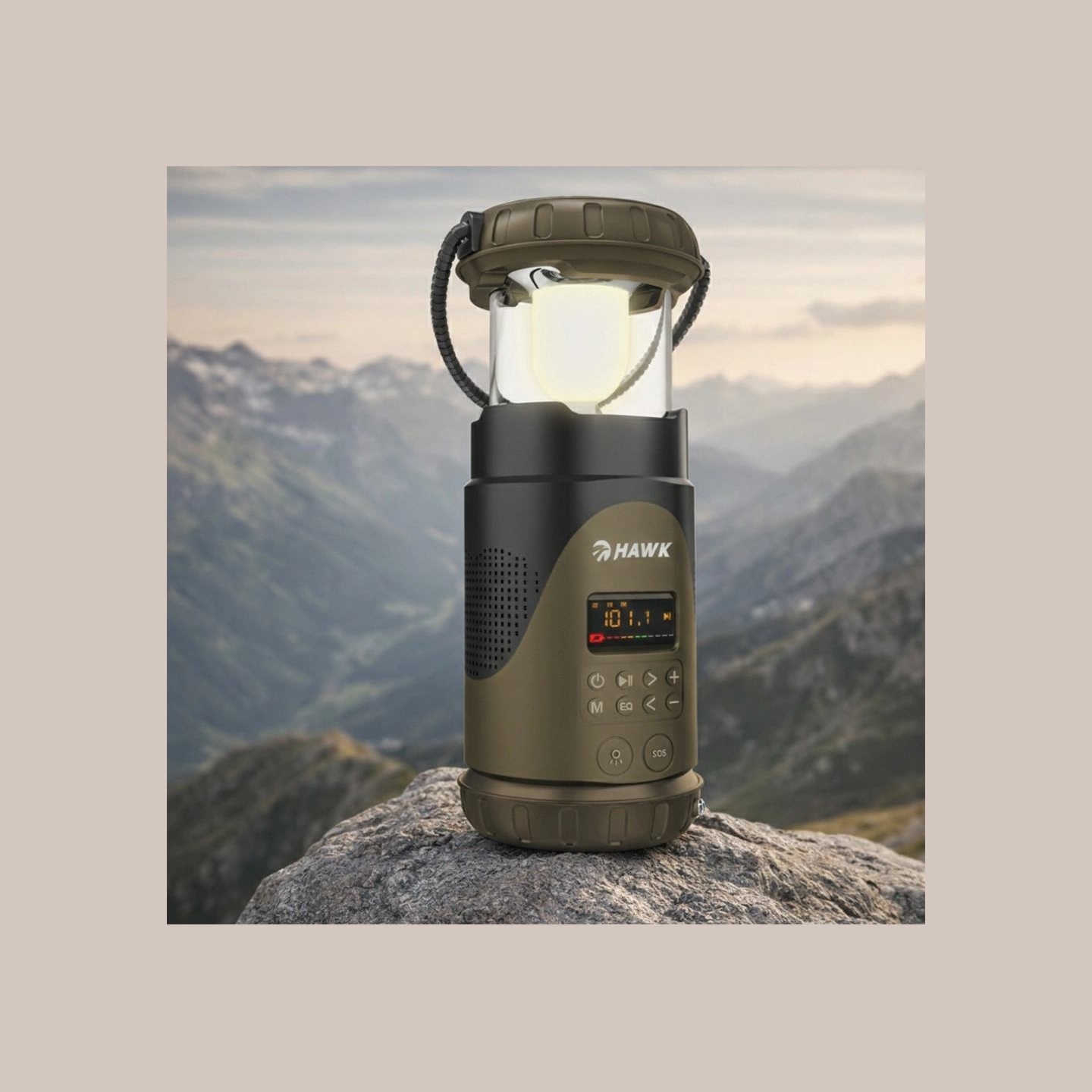 Hawk HWRDI430GN Radio Solar Dynamo With Flashlight