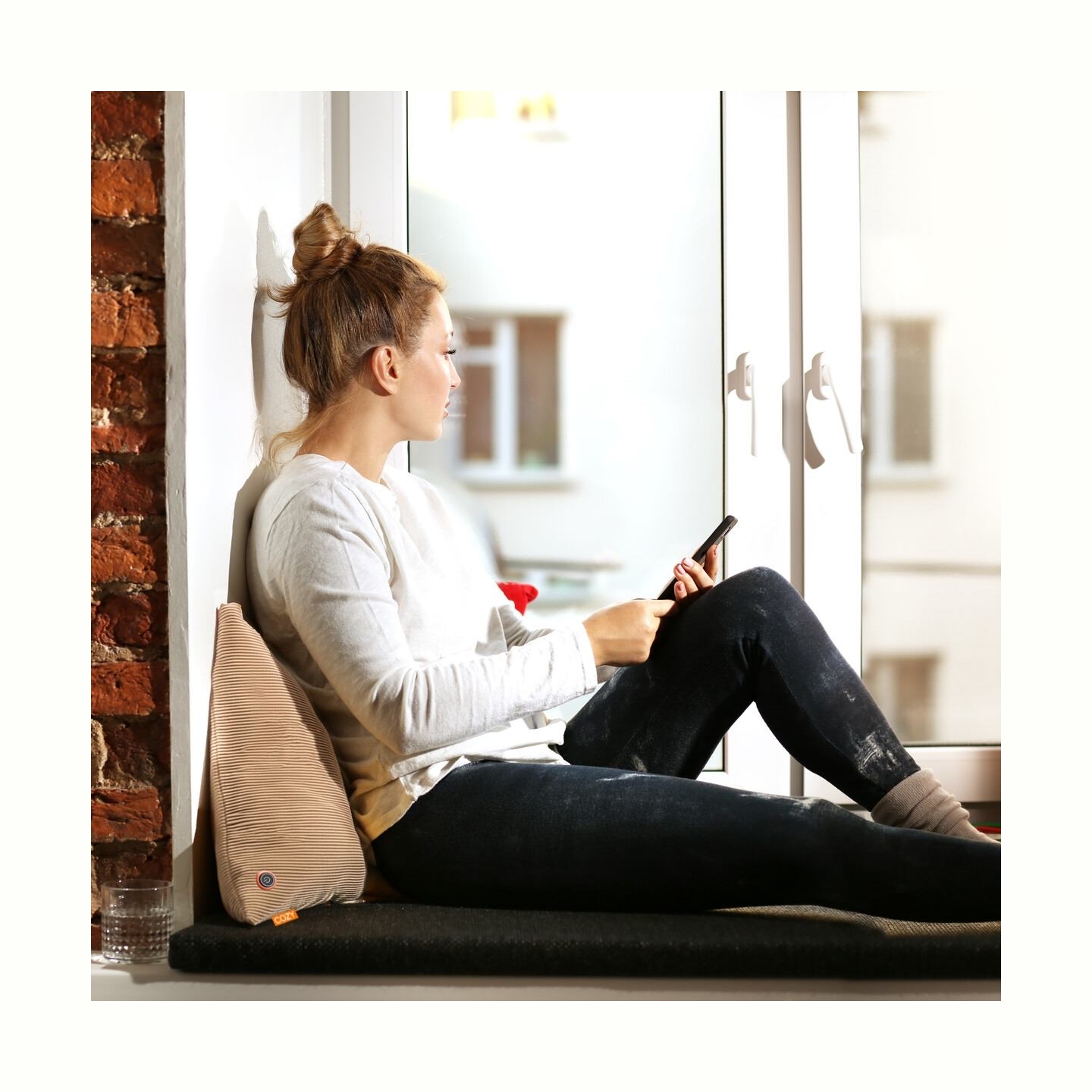 Bodi-Tek COZY Una Cushion Knitted & Power Bank 10000 mAh, Beige