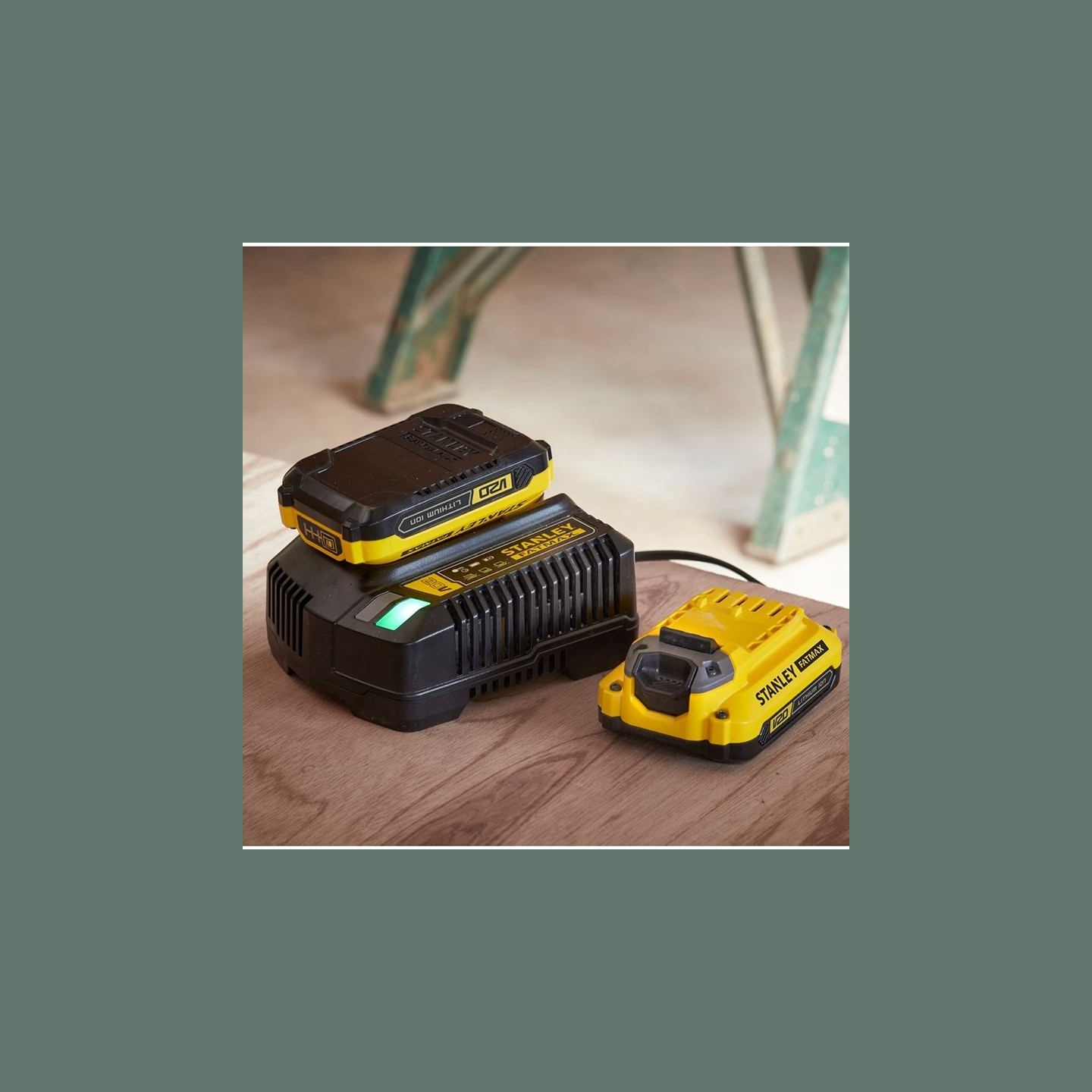 Stanley | 18V V20 4A Fast Charger | SFMCB14-QW