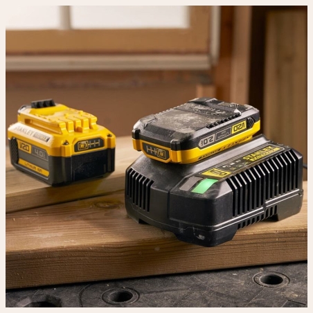Stanley | 18V V20 4A Fast Charger | SFMCB14-QW