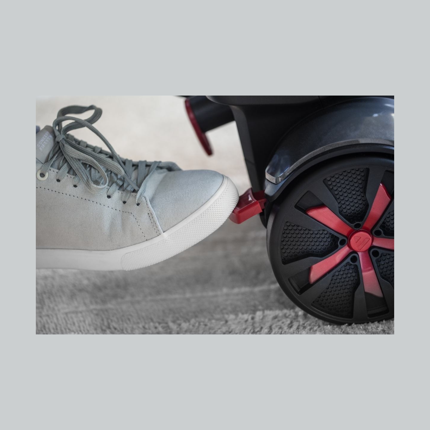 Bissell | Carpet Cleaner | ProHeat 2x Revolution | Corded operating | Handstick | Washing function | 800 W | Red/Titanium | Warr