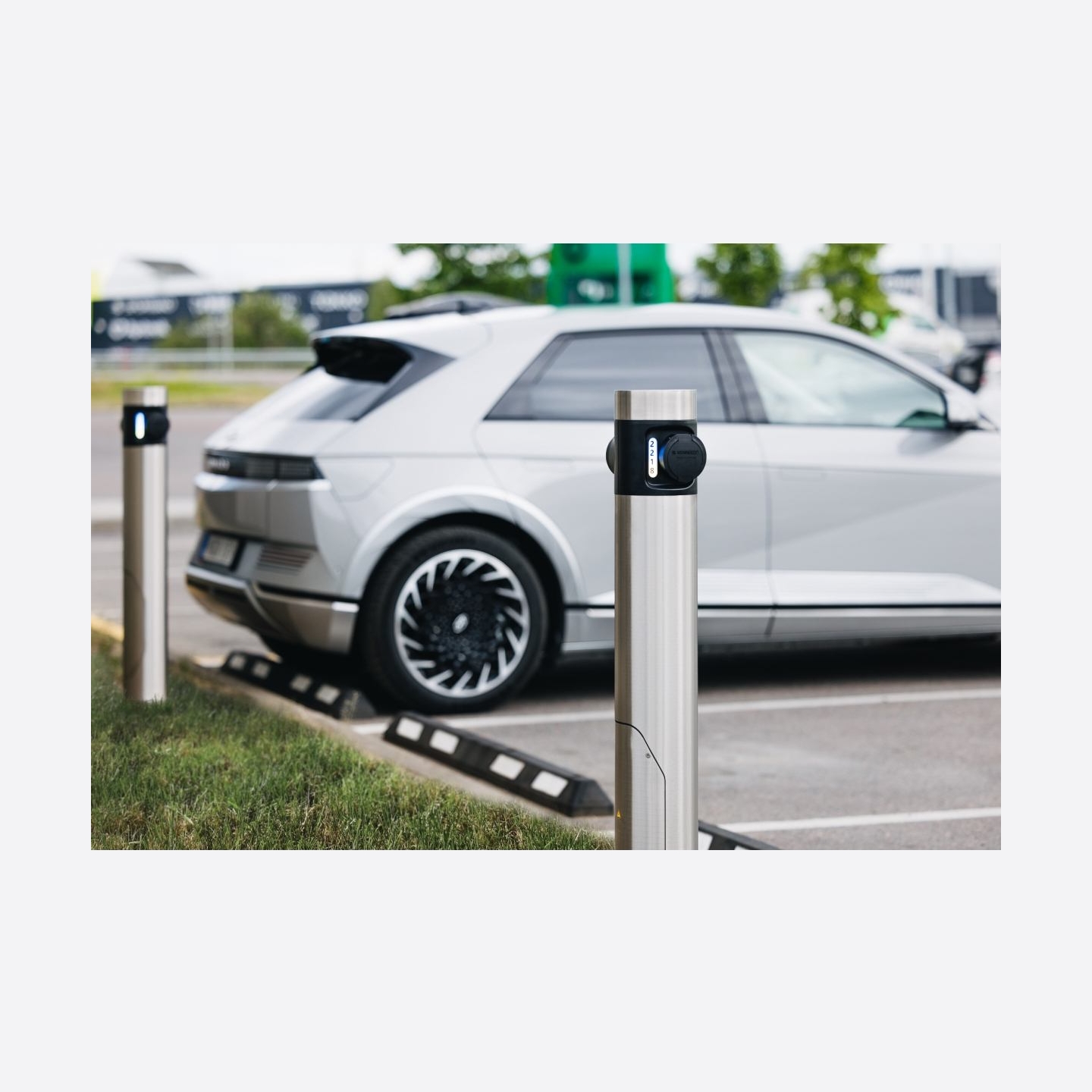 In Balance Grid Charging Station 2x22kW, Socket, 4G (LTE), RFID | PC1-U-R