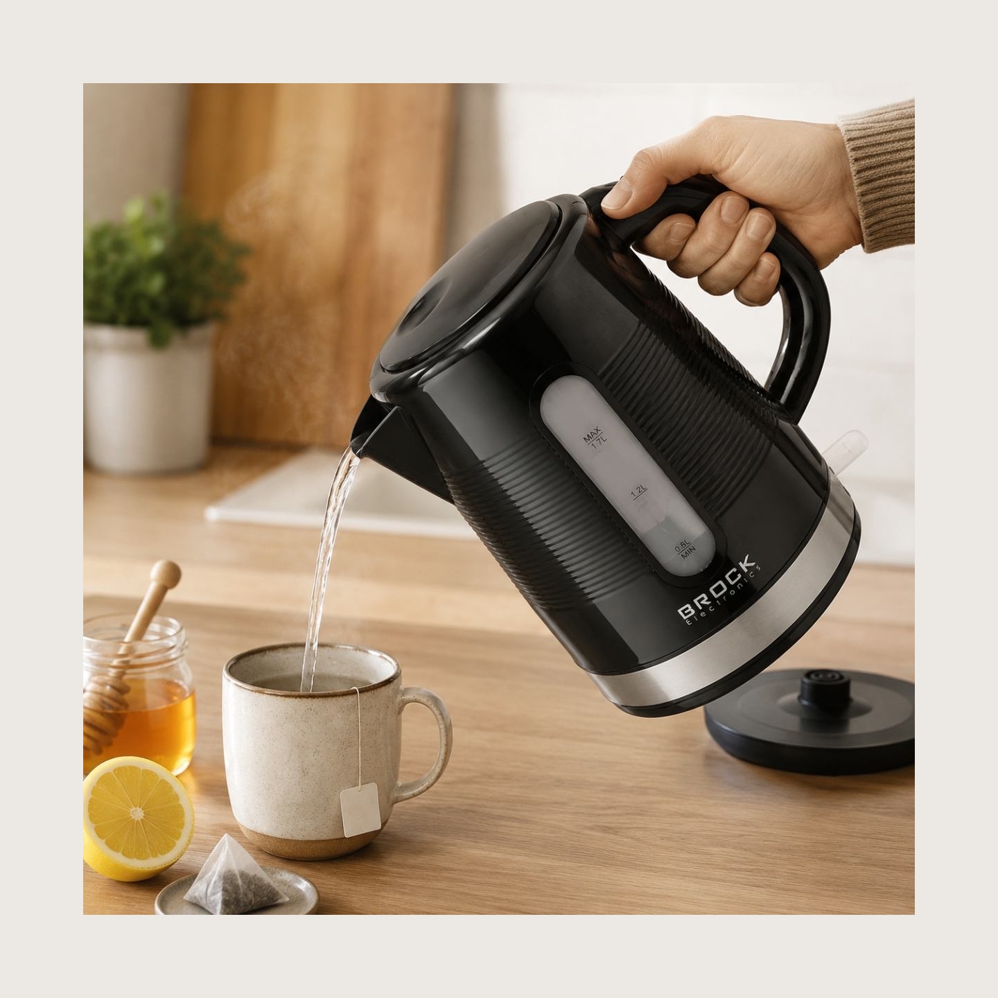 Brock WK 9904 BK Kettle With 360 Degree Base 1,7L 2200W Black/Steel