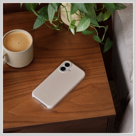 Apple iPhone 17 Case with MagSafe and Camera Control — Lime Stone | Apple