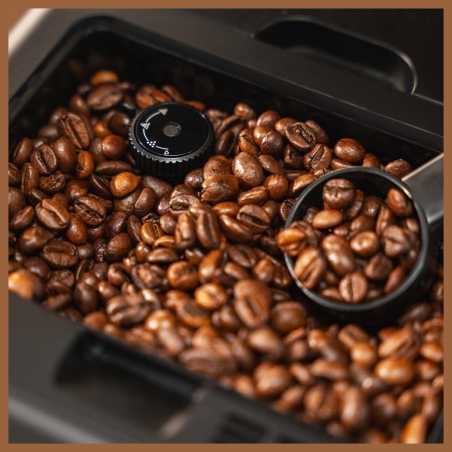 Cecotec Coffee machine | Cremmaet Latte Touch | Pump pressure 19 bar | Built-in milk frother | Super-automatic | Black | 1500 W