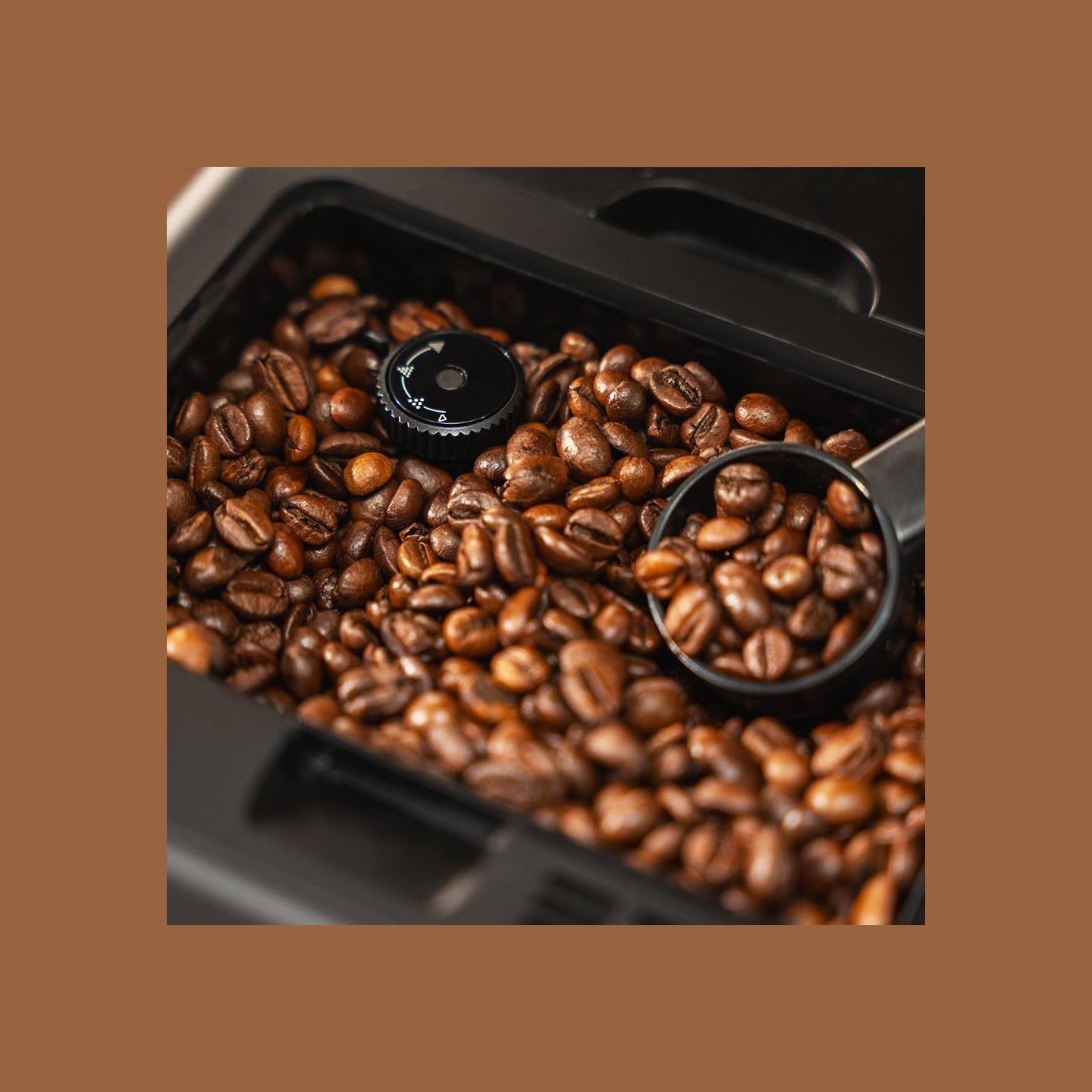 Cecotec Coffee machine | Cremmaet Latte Touch | Pump pressure 19 bar | Built-in milk frother | Super-automatic | Black | 1500 W