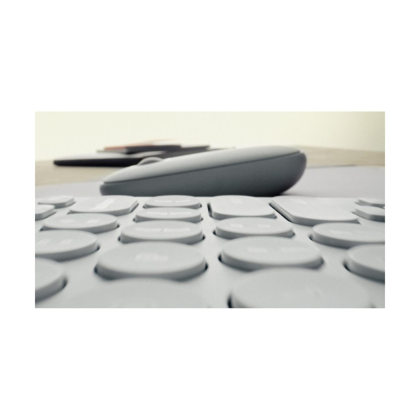 Logitech  Logitech M350s - Optical mouse - Pebble 2 - tonal rose / 910-007014