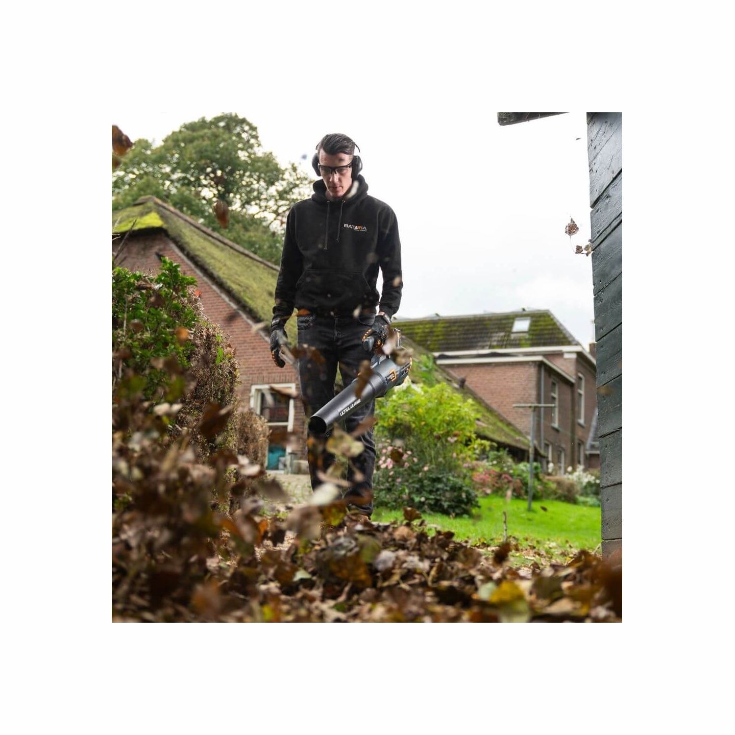Batavia B.v. | 18V Cordless Leaf Blower - Without Battery and Charger