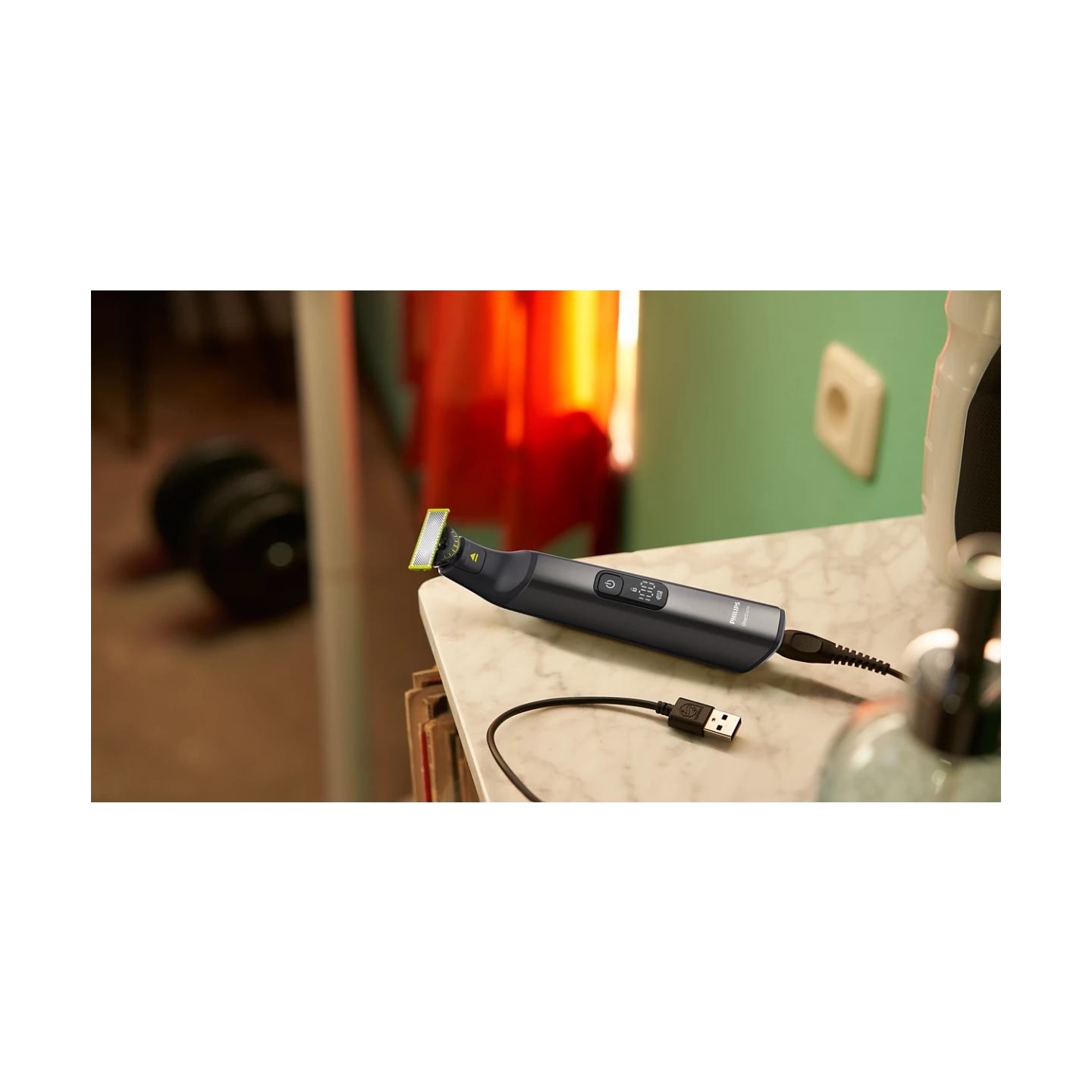 Philips OneBlade Pro Face and Body QP6652/61, 20-length precision comb, Wet and Dry use, LED digital display / QP6652/61