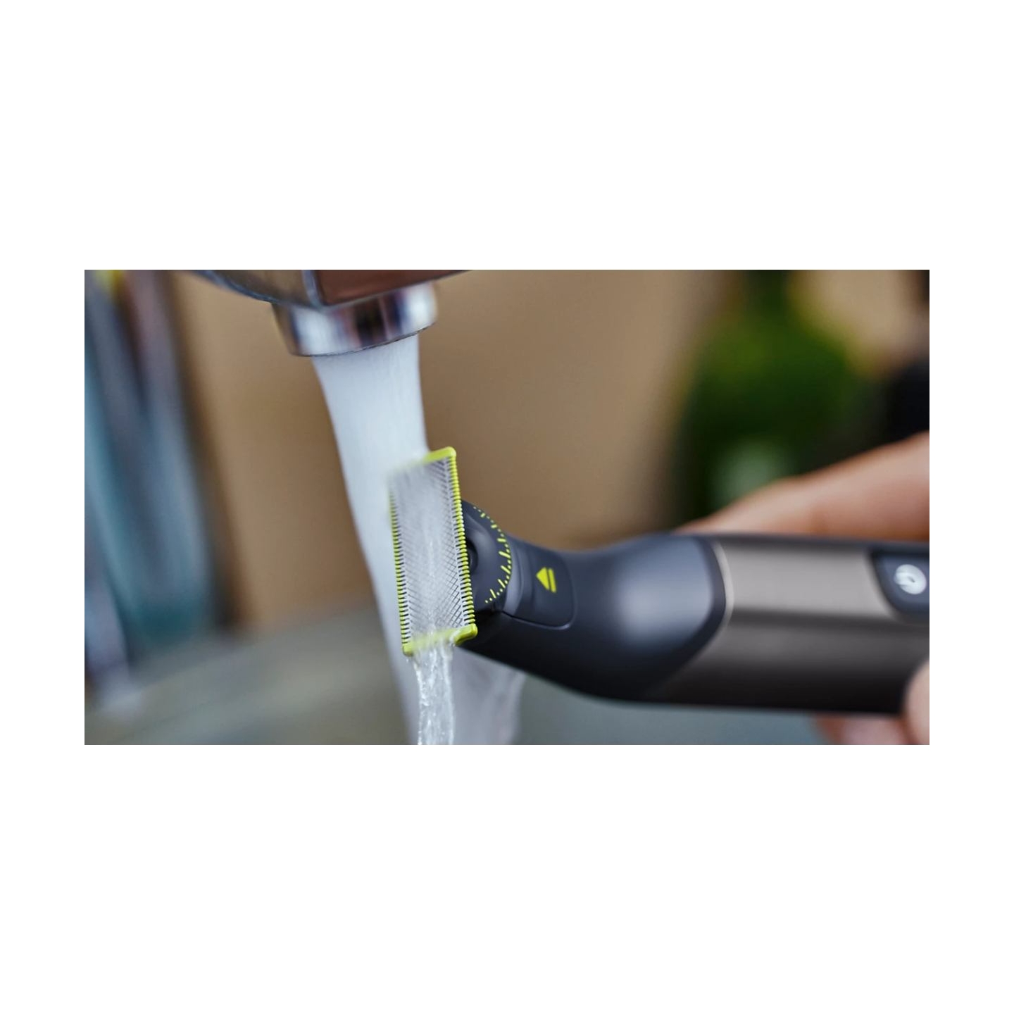 Philips OneBlade Pro Face and Body QP6652/61, 20-length precision comb, Wet and Dry use, LED digital display / QP6652/61