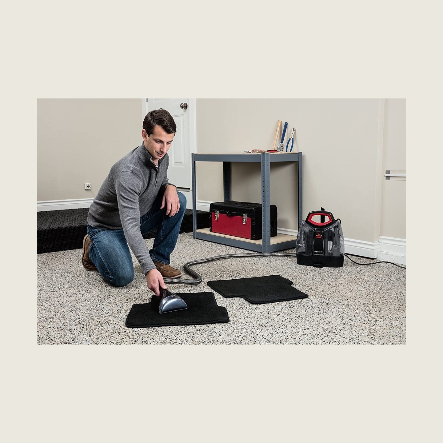 Bissell | MultiClean Spot & Stain SpotCleaner Vacuum Cleaner | 4720M | 330 W | Black/Red