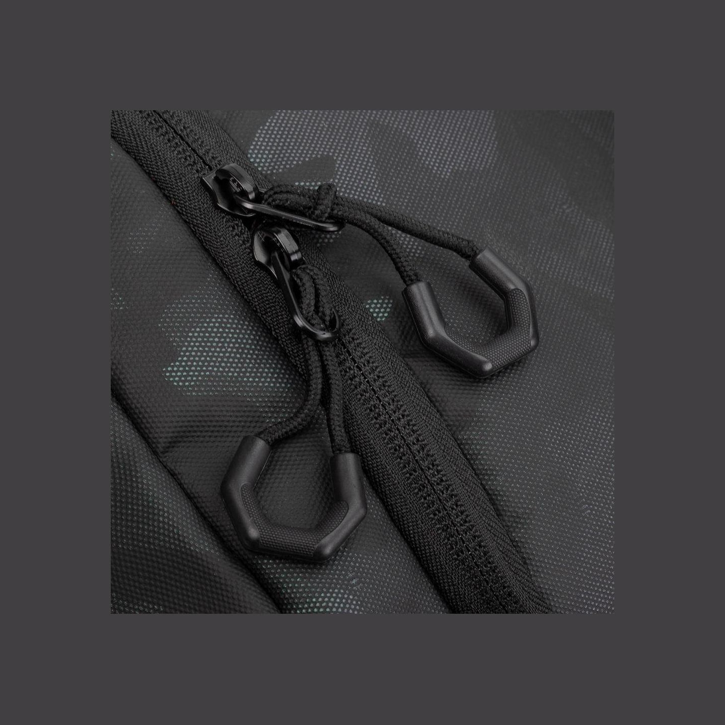 Rivacase DUFFLE BAG 50L/NAVY CAMO 7642 RIVACASE