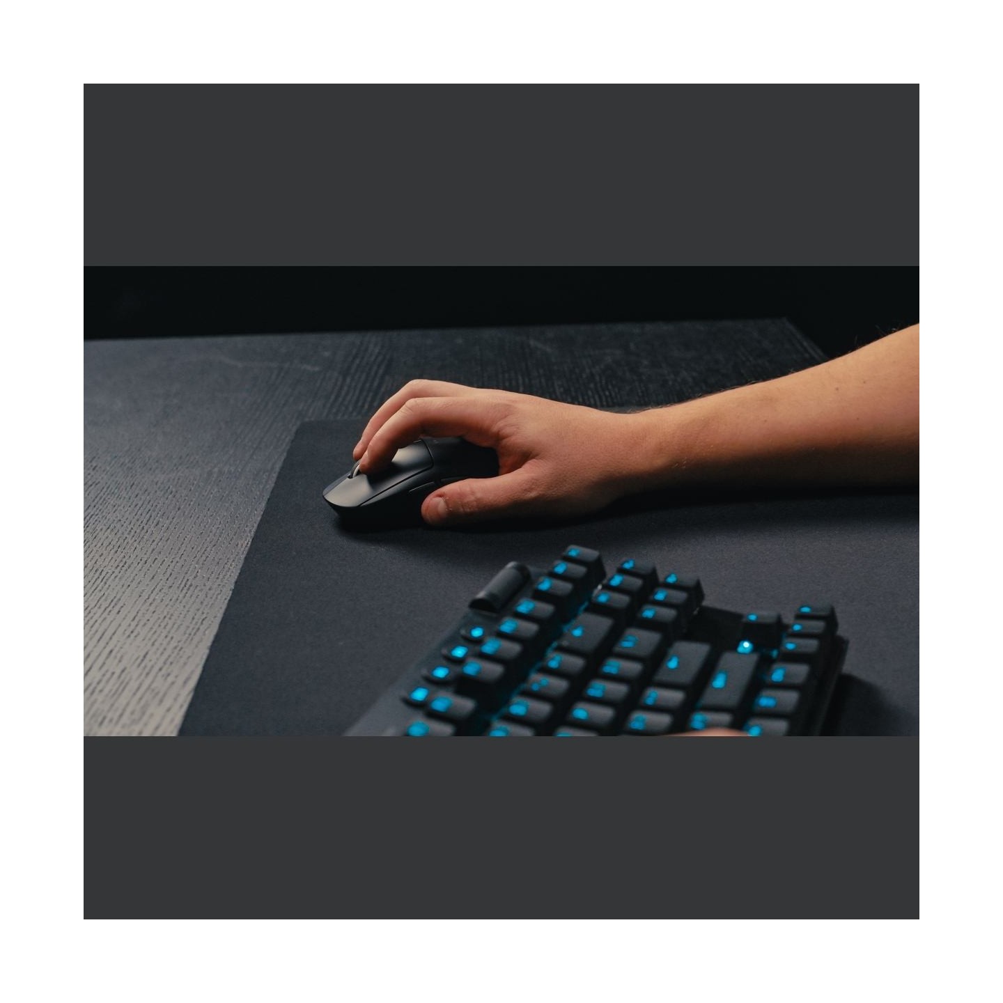 Logitech G PRO X SUPERLIGHT 2 LIGHTSPEED Gaming Mouse - WHITE - 2.4GHZ - EER2