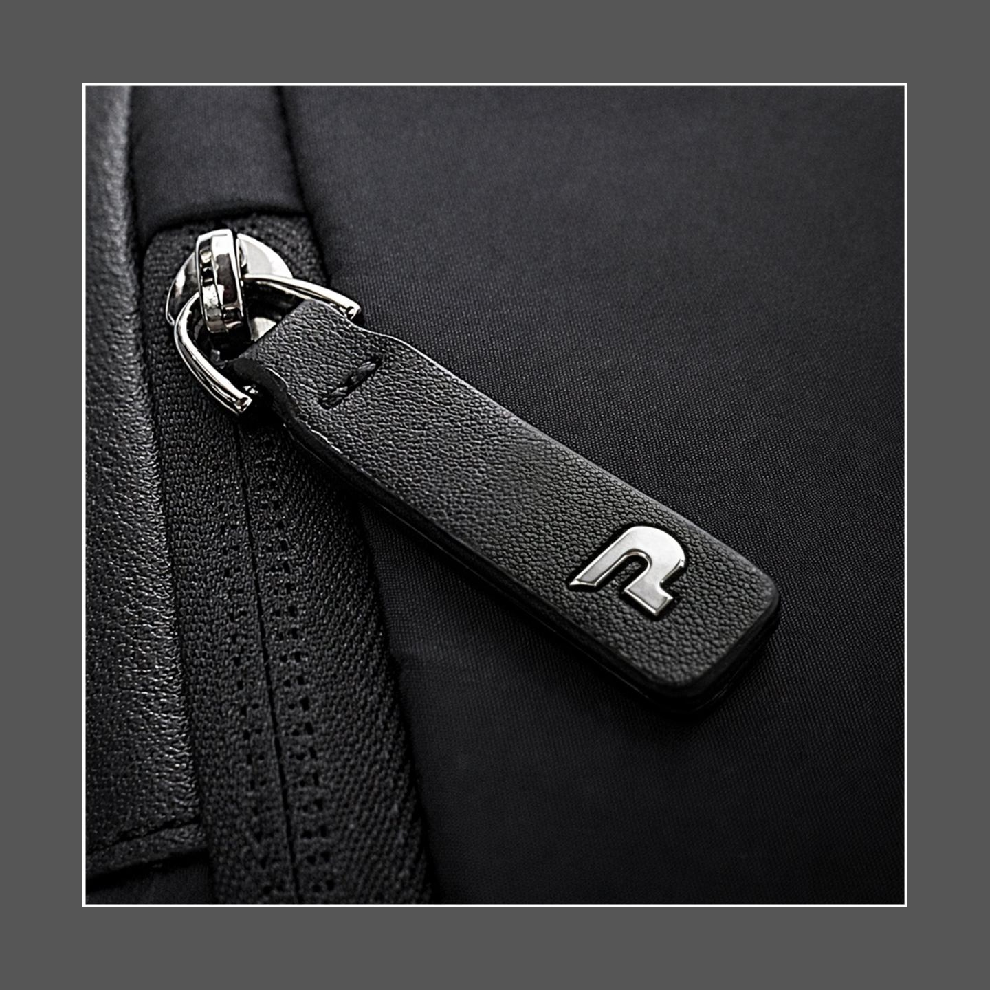 Port Designs Muse Signature | Fits up to size 16 " | Tote bag | Shoulder strap | Waterproof | Black