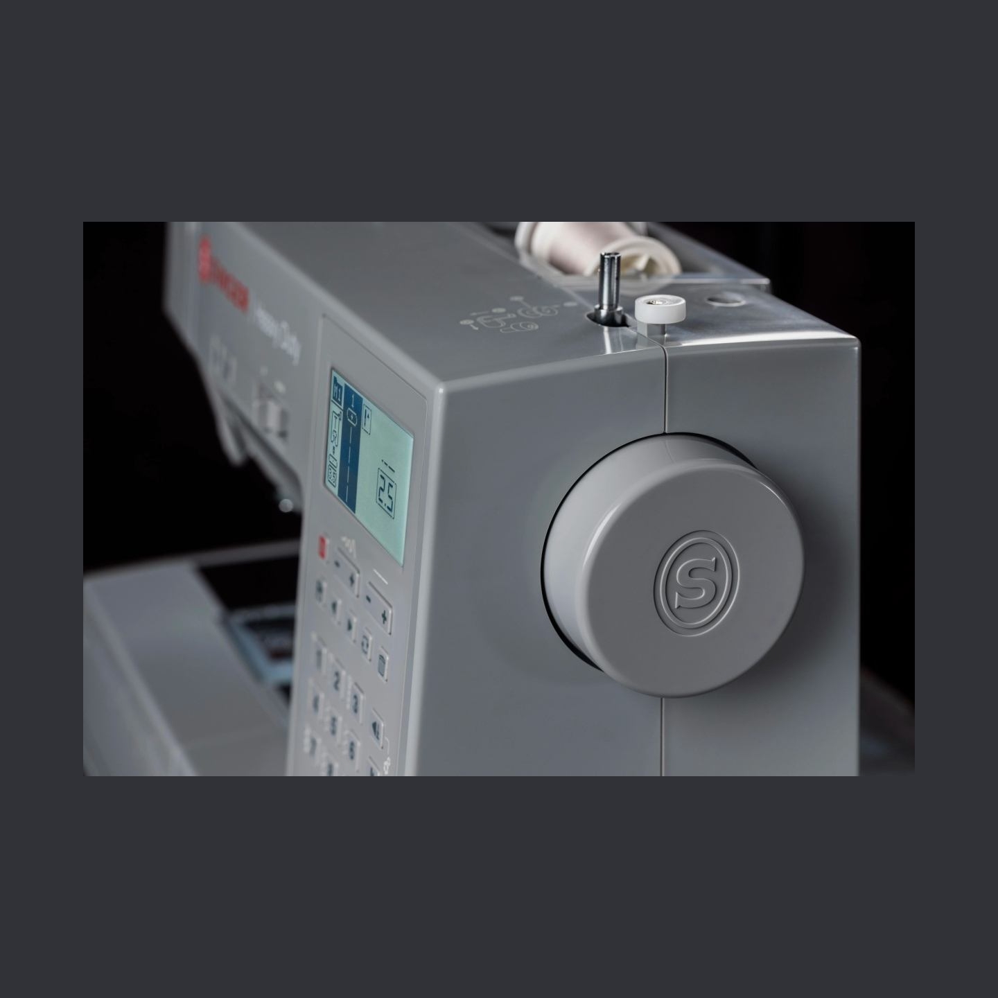 Singer | Computerized Sewing Machine | HD6805C Heavy Duty | Number of stitches 586 | Number of buttonholes 9 | Grey