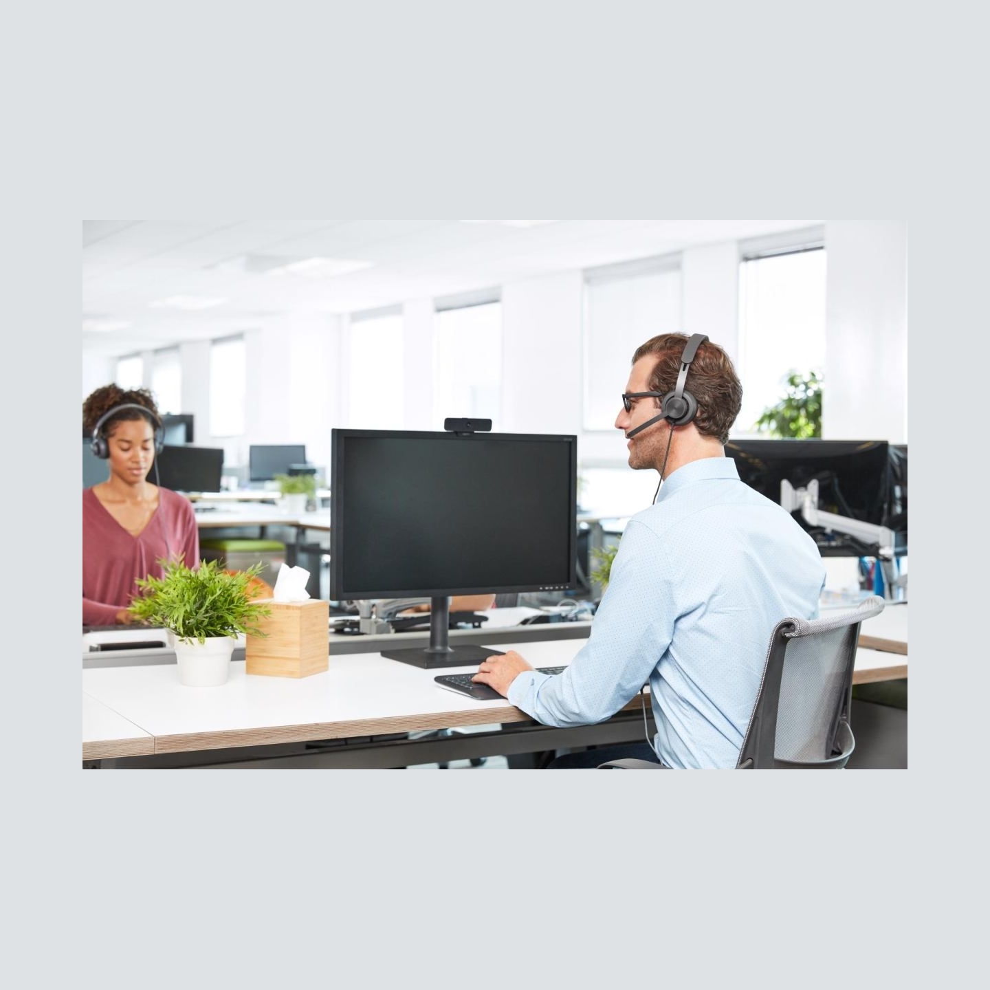 Logitech HEADSET ZONE WIRED/DARK GREY 981-000875 LOGITECH