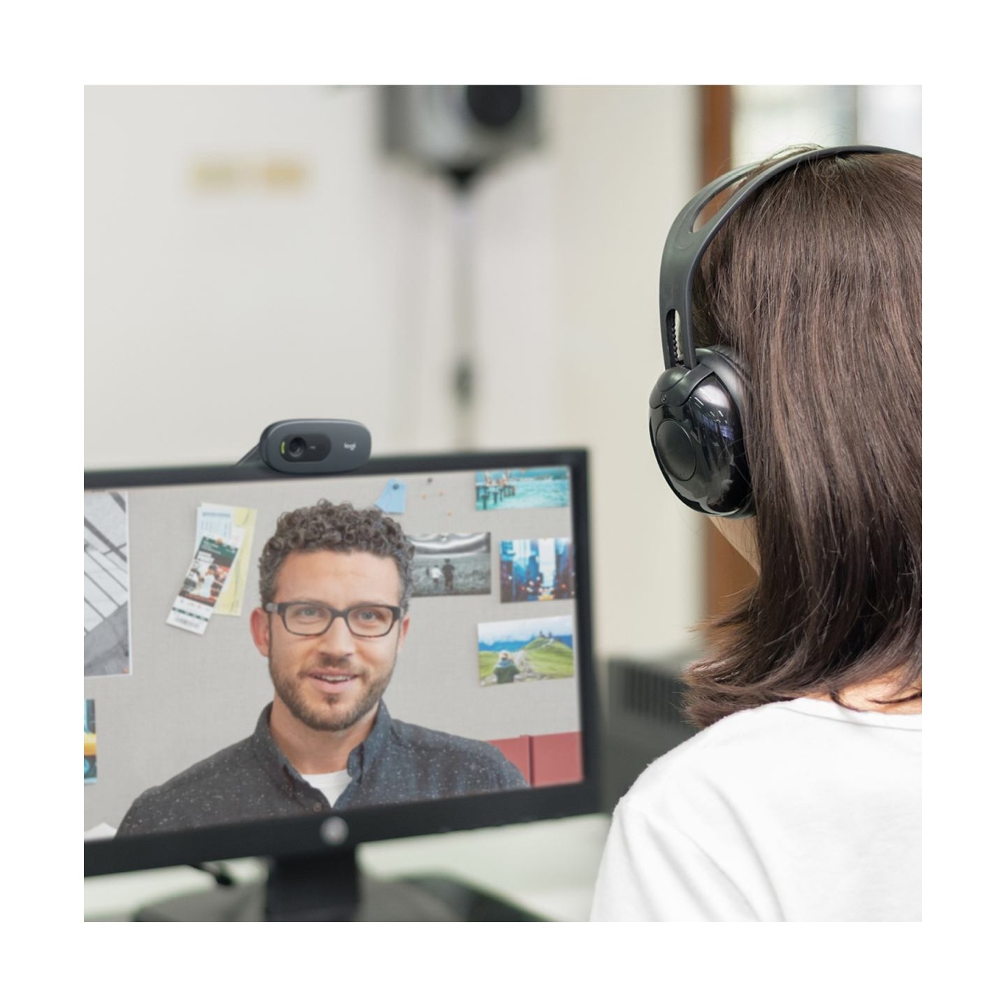 Logitech C505 HD Webcam with Long Range Microphone / 960-001364