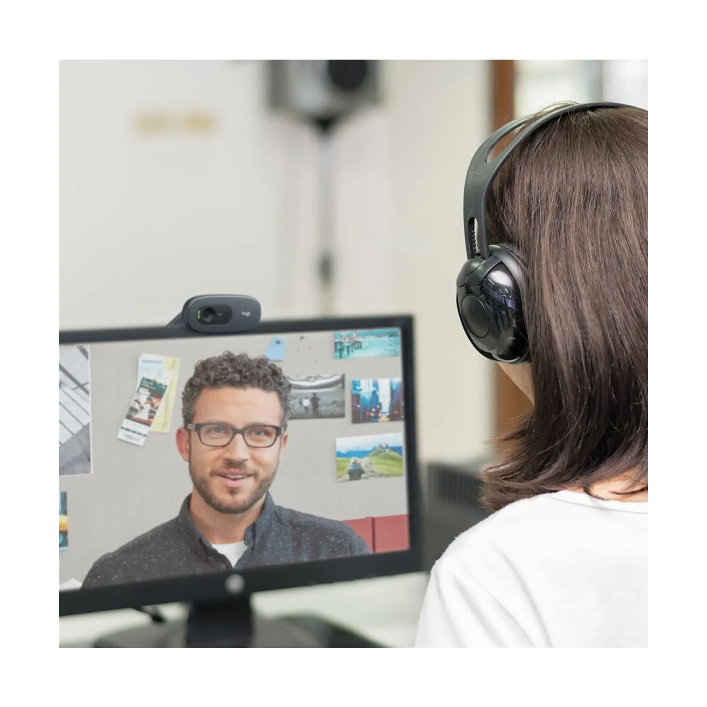 Logitech C505 HD Webcam with Long Range Microphone / 960-001364