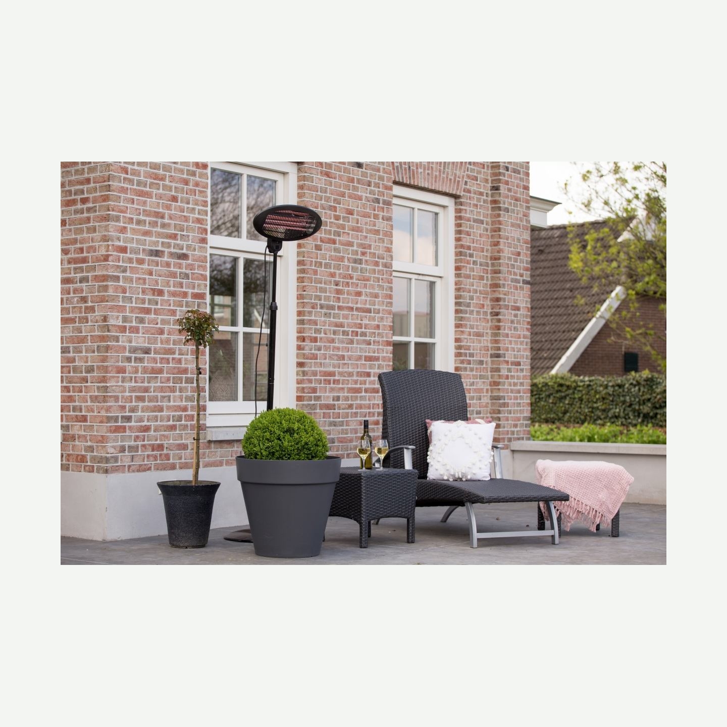 Sunred | Heater | SMQ2000A, Elekra Quartz Standing | Infrared | 2000 W | Black | IP34