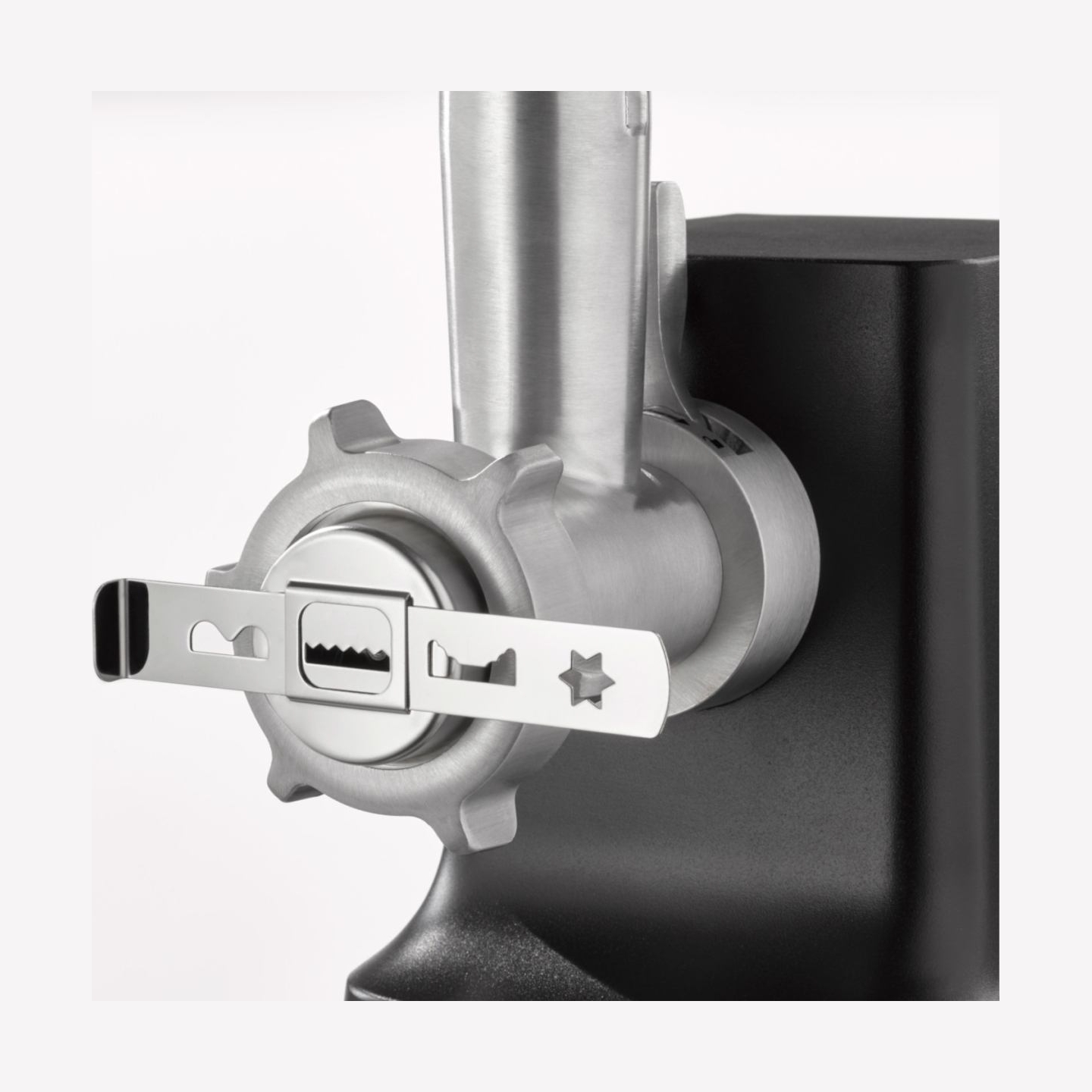 Caso | Meat Grinder | FW 2000 | Black | 2000 W | Number of speeds 2 | Throughput (kg/min) 2.5 | 3 perforated discs, Shortbread a