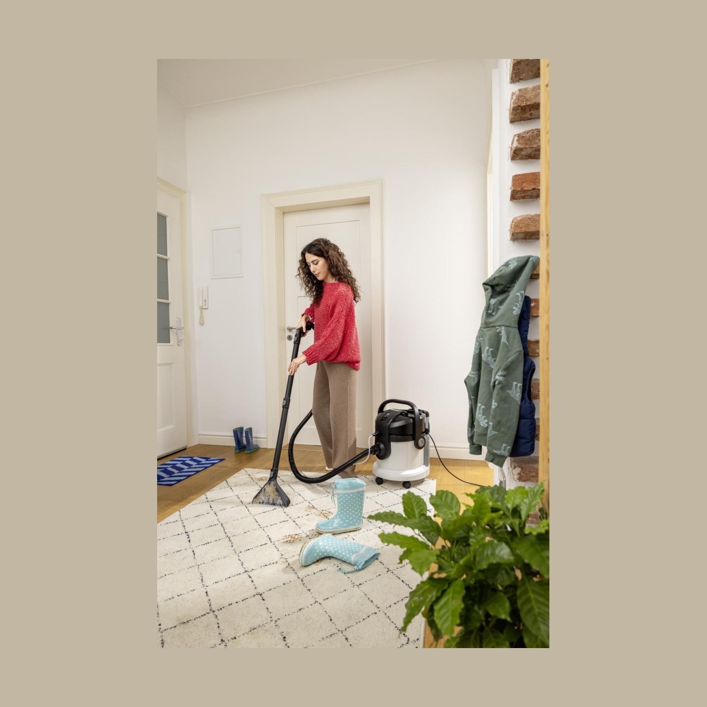 Karcher Vacuum Cleaner|KARCHER|Input power 1000 W|Dust capacity 4 L|Drum vacuum|Cleaning type Dry&wet|Dust container Bagless|Col