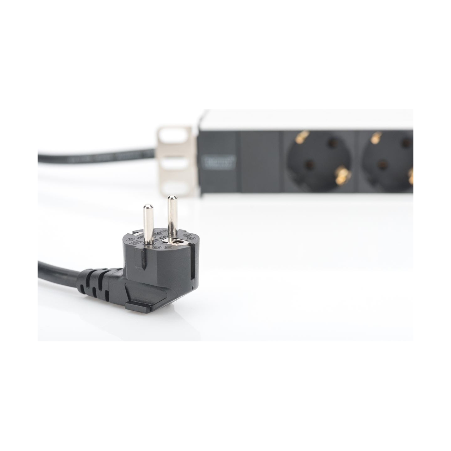 Digitus | Aluminum outlet strip with 8 safety outlets | DN-95401 | Sockets quantity 8
