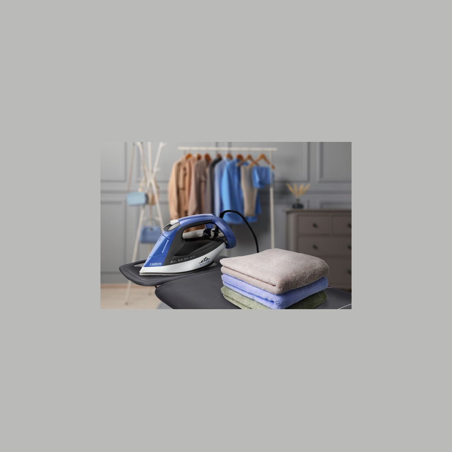 ETA Steam Iron | ETA227690000 Chloe | Steam Iron | 2600 W | Water tank capacity 350 ml | Continuous steam 40 g/min | Silver/Blue