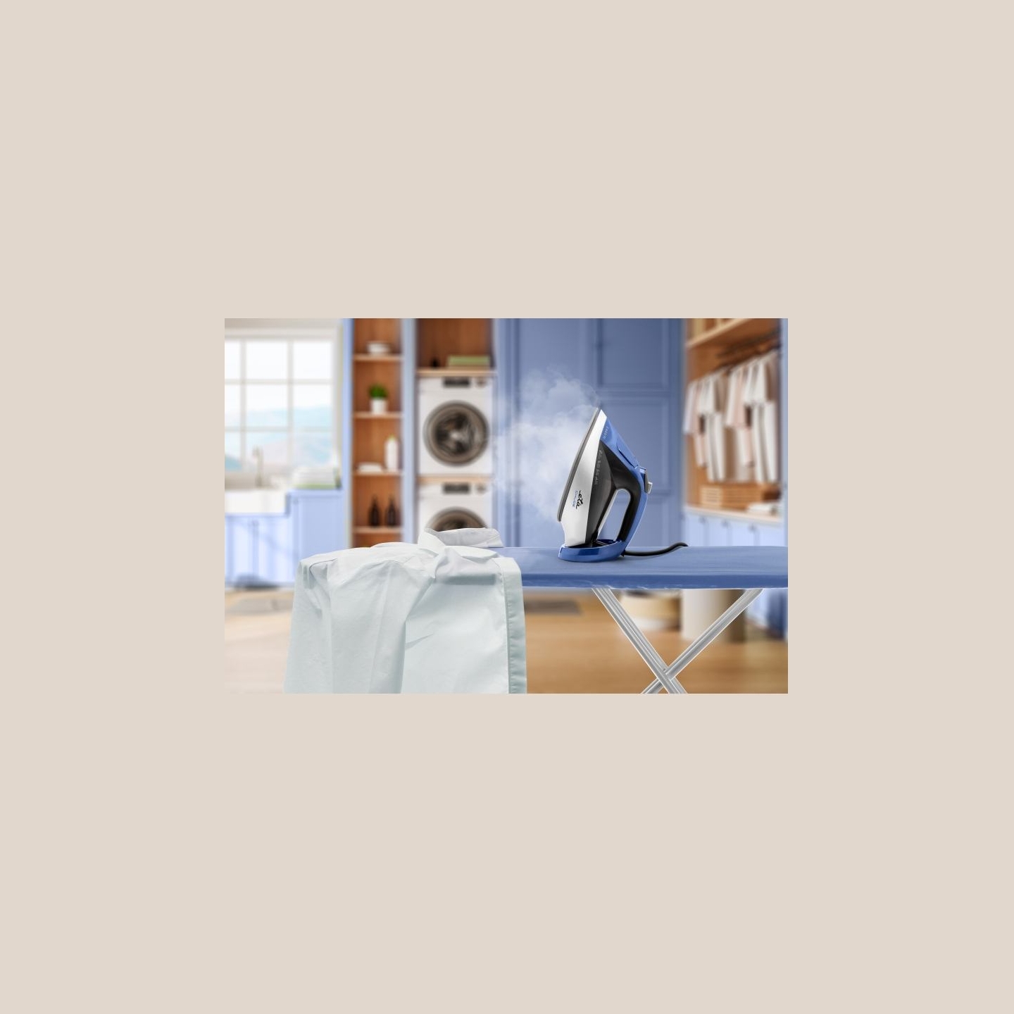 ETA Steam Iron | ETA227690000 Chloe | Steam Iron | 2600 W | Water tank capacity 350 ml | Continuous steam 40 g/min | Silver/Blue