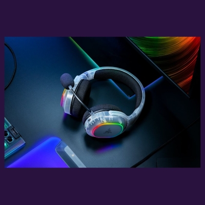 Razer Multi-Platform Gaming Headset | Barracuda X Chroma | Bluetooth | Over-Ear | Microphone | Phantom White Edition | Wireless