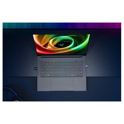 Razer Blade 14 | Black | 14 " | OLED | QHD+ | 2880 x 1800 pixels | 120 Hz | AMD Ryzen AI 9 | 365 | 32 GB | LPDDR5X | Solid-state