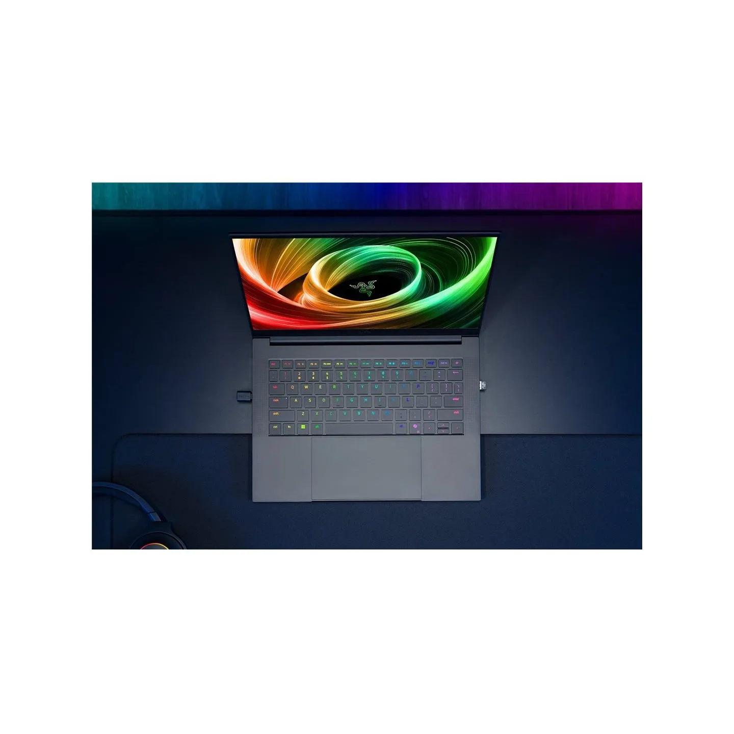 Razer Blade 14 | Black | 14 " | OLED | QHD+ | 2880 x 1800 pixels | 120 Hz | AMD Ryzen AI 9 | 365 | 32 GB | LPDDR5X | Solid-state